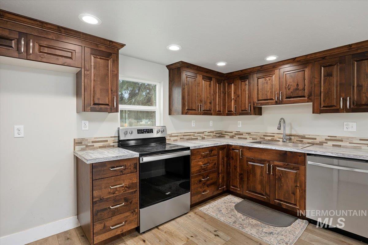 711 E Ave D, Jerome, Idaho 83338, 2 Bedrooms, 1 Bathroom, Residential For Sale, Price $320,000, 98971144