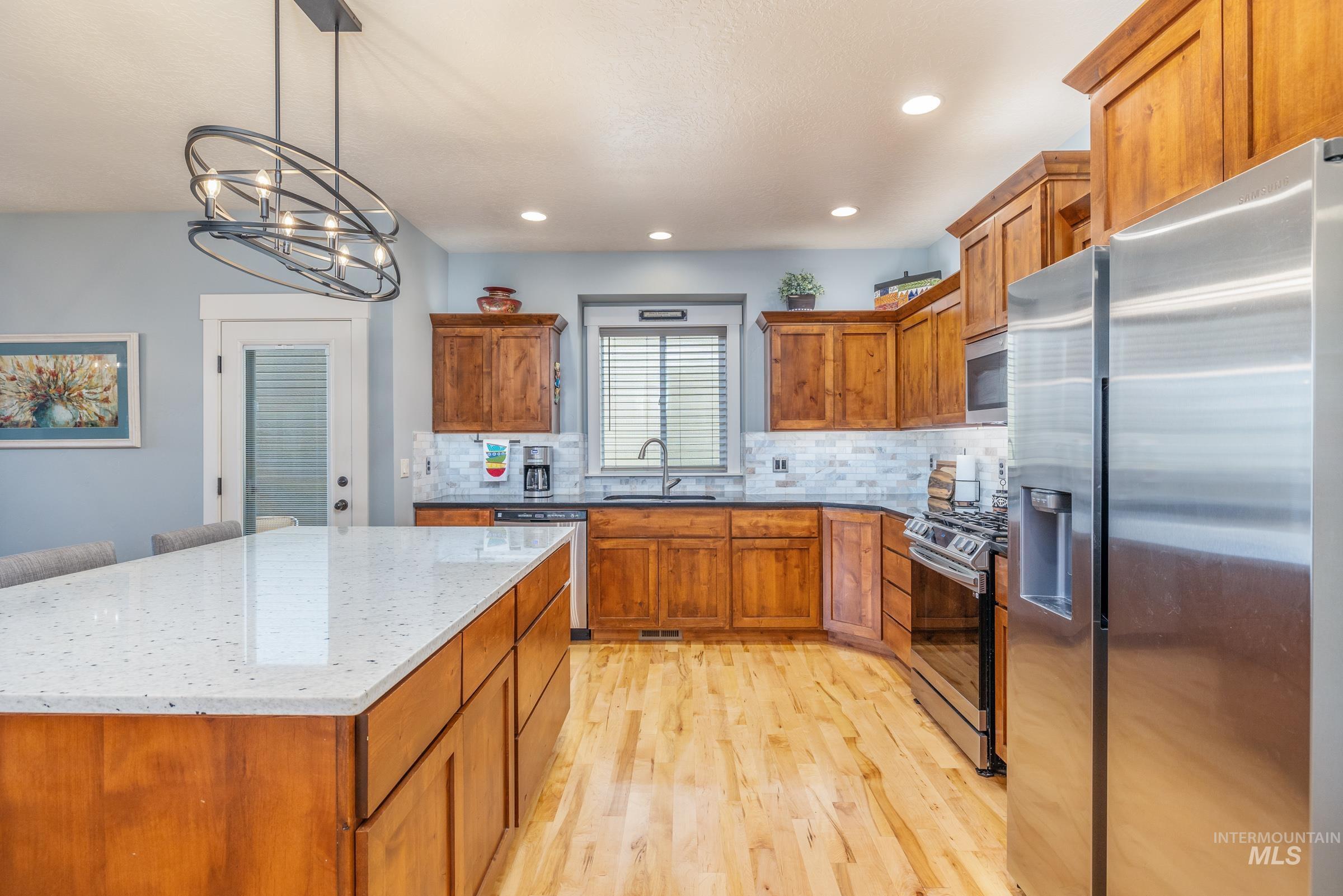 6756 S Talasi, Boise, Idaho 83709-8031, 3 Bedrooms, 2.5 Bathrooms, Residential For Sale, Price $533,000, 98971145