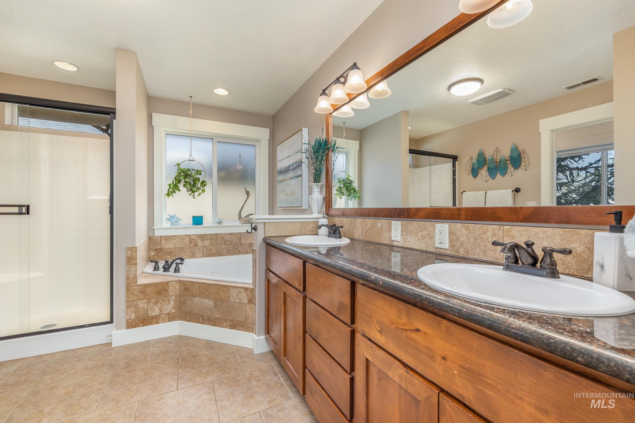 6756 S Talasi, Boise, Idaho 83709-8031, 3 Bedrooms, 2.5 Bathrooms, Residential For Sale, Price $533,000, 98971145