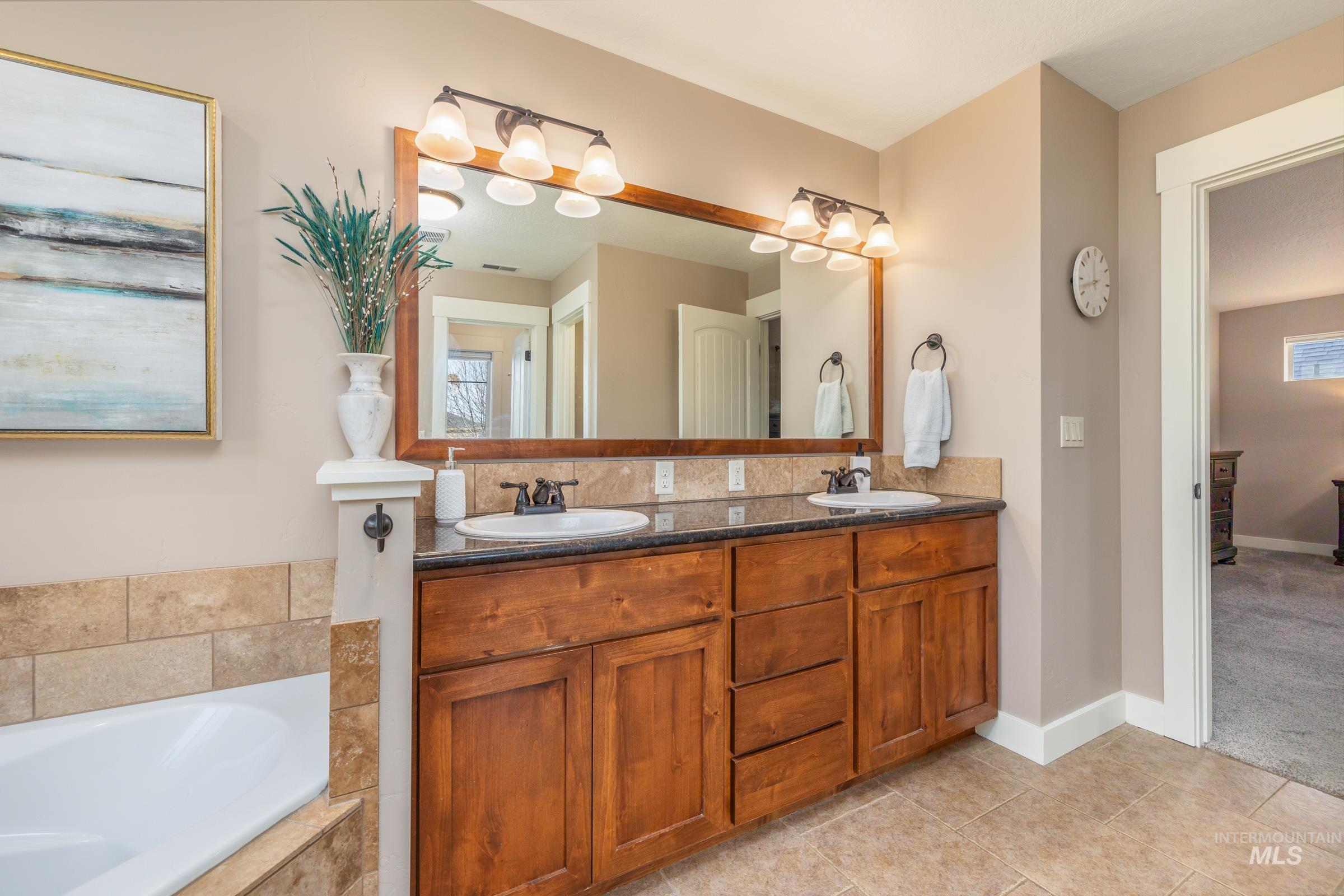 6756 S Talasi, Boise, Idaho 83709-8031, 3 Bedrooms, 2.5 Bathrooms, Residential For Sale, Price $540,000, 98971145