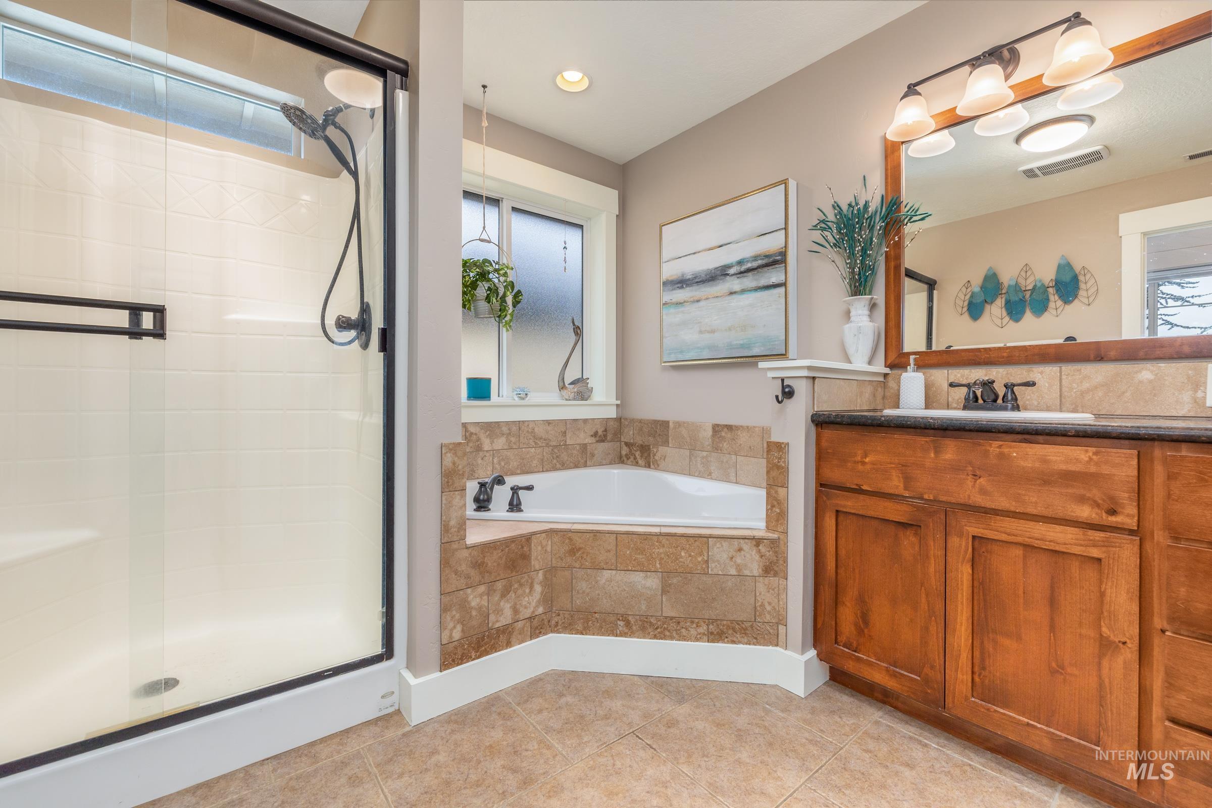 6756 S Talasi, Boise, Idaho 83709-8031, 3 Bedrooms, 2.5 Bathrooms, Residential For Sale, Price $540,000, 98971145