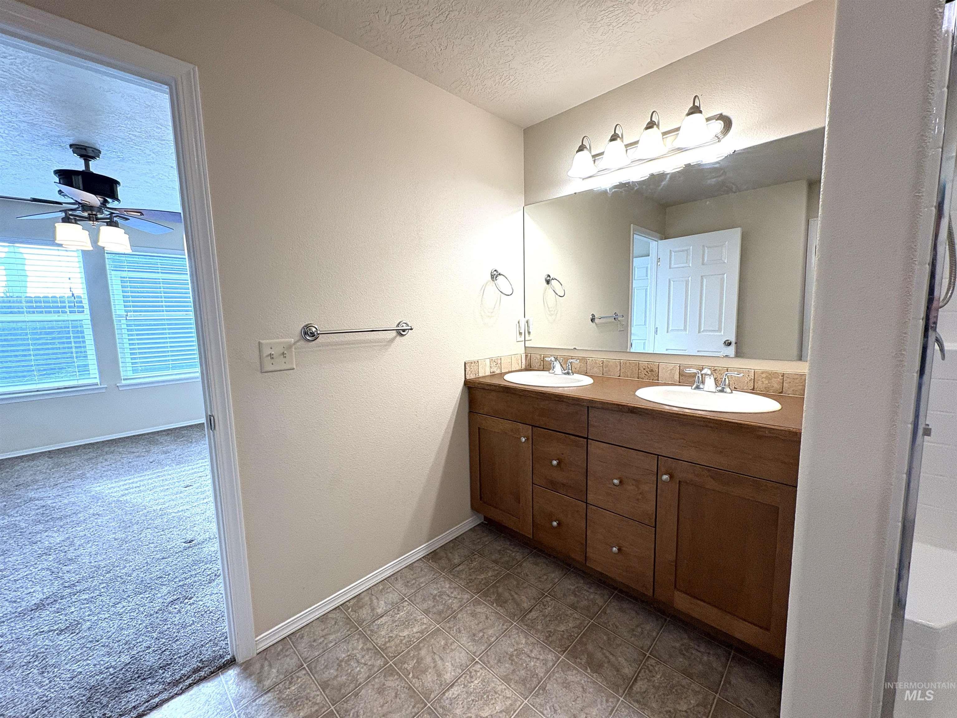 16251 Copperridge Way, Caldwell, Idaho 83607, 3 Bedrooms, 2 Bathrooms, Residential For Sale, Price $399,000,MLS 98971147