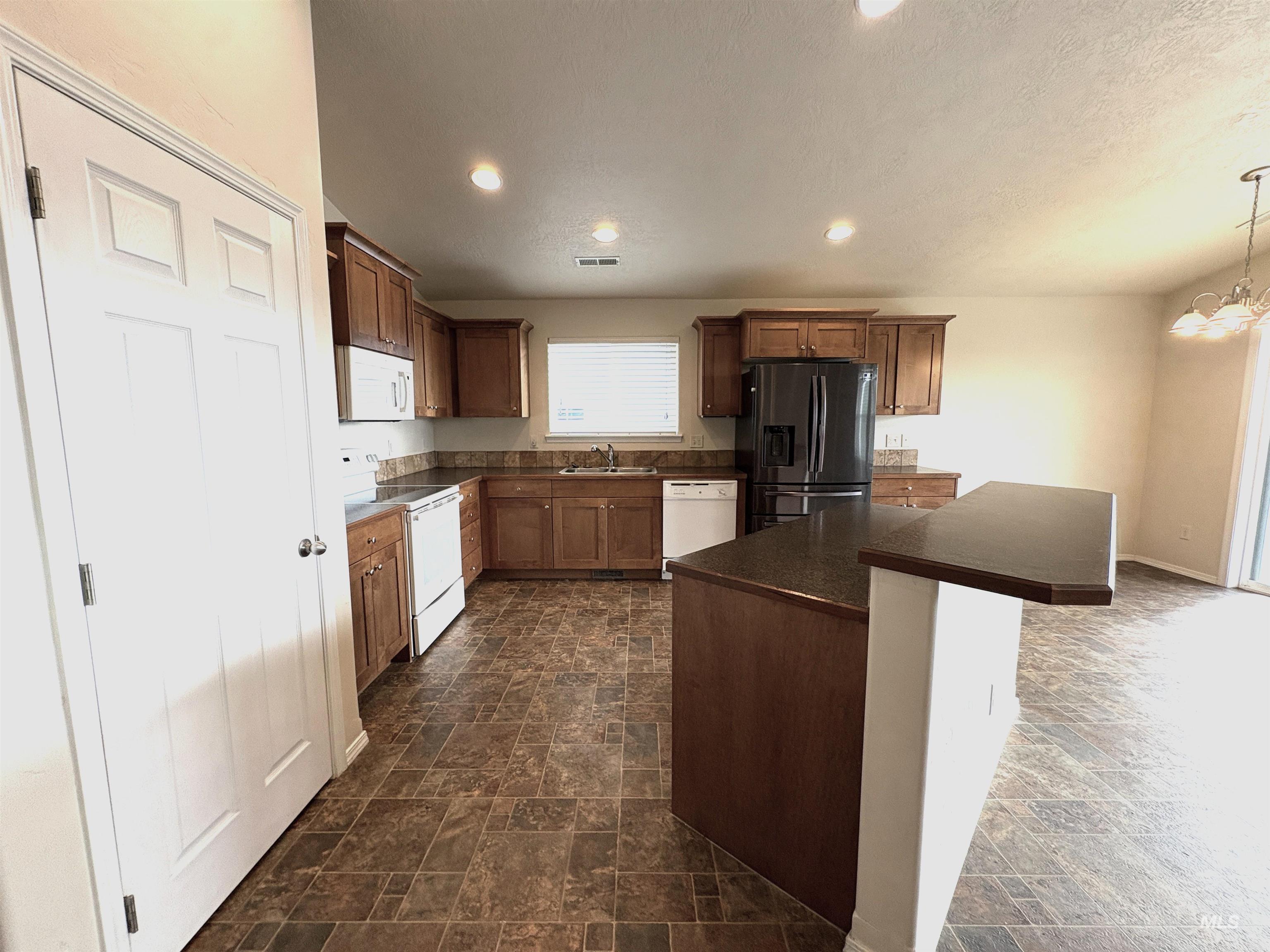 16251 Copperridge Way, Caldwell, Idaho 83607, 3 Bedrooms, 2 Bathrooms, Residential For Sale, Price $399,000,MLS 98971147