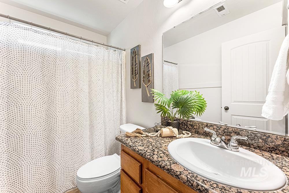 1708 E Sagemoor Dr, Meridian, Idaho 83642, 4 Bedrooms, 2.5 Bathrooms, Residential For Sale, Price $498,000, 98971151