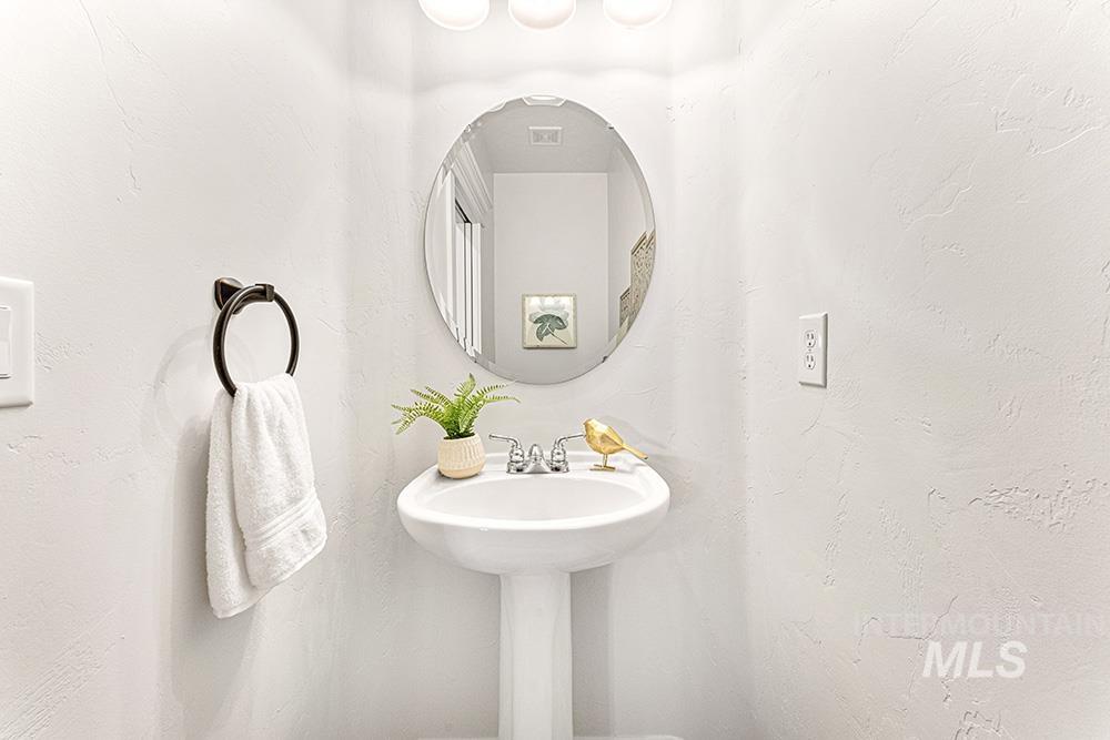 1708 E Sagemoor Dr, Meridian, Idaho 83642, 4 Bedrooms, 2.5 Bathrooms, Residential For Sale, Price $498,000, 98971151