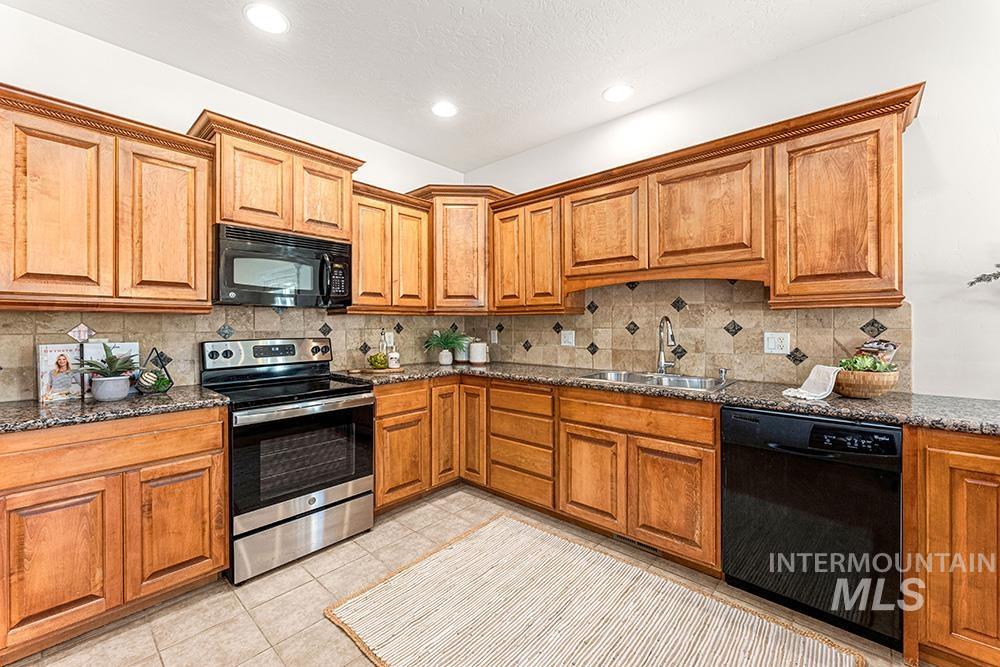 1708 E Sagemoor Dr, Meridian, Idaho 83642, 4 Bedrooms, 2.5 Bathrooms, Residential For Sale, Price $498,000, 98971151