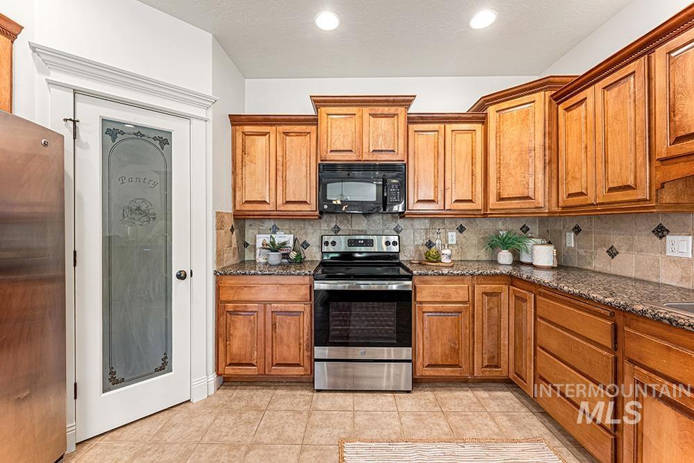 1708 E Sagemoor Dr, Meridian, Idaho 83642, 4 Bedrooms, 2.5 Bathrooms, Residential For Sale, Price $498,000, 98971151