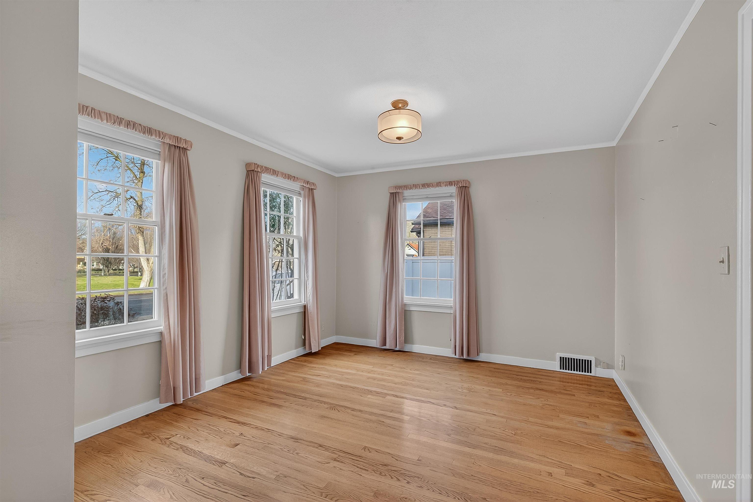 705 6th Street, Lewiston, Idaho 83501, 4 Bedrooms, 2 Bathrooms, Residential For Sale, Price $415,000, 98971153