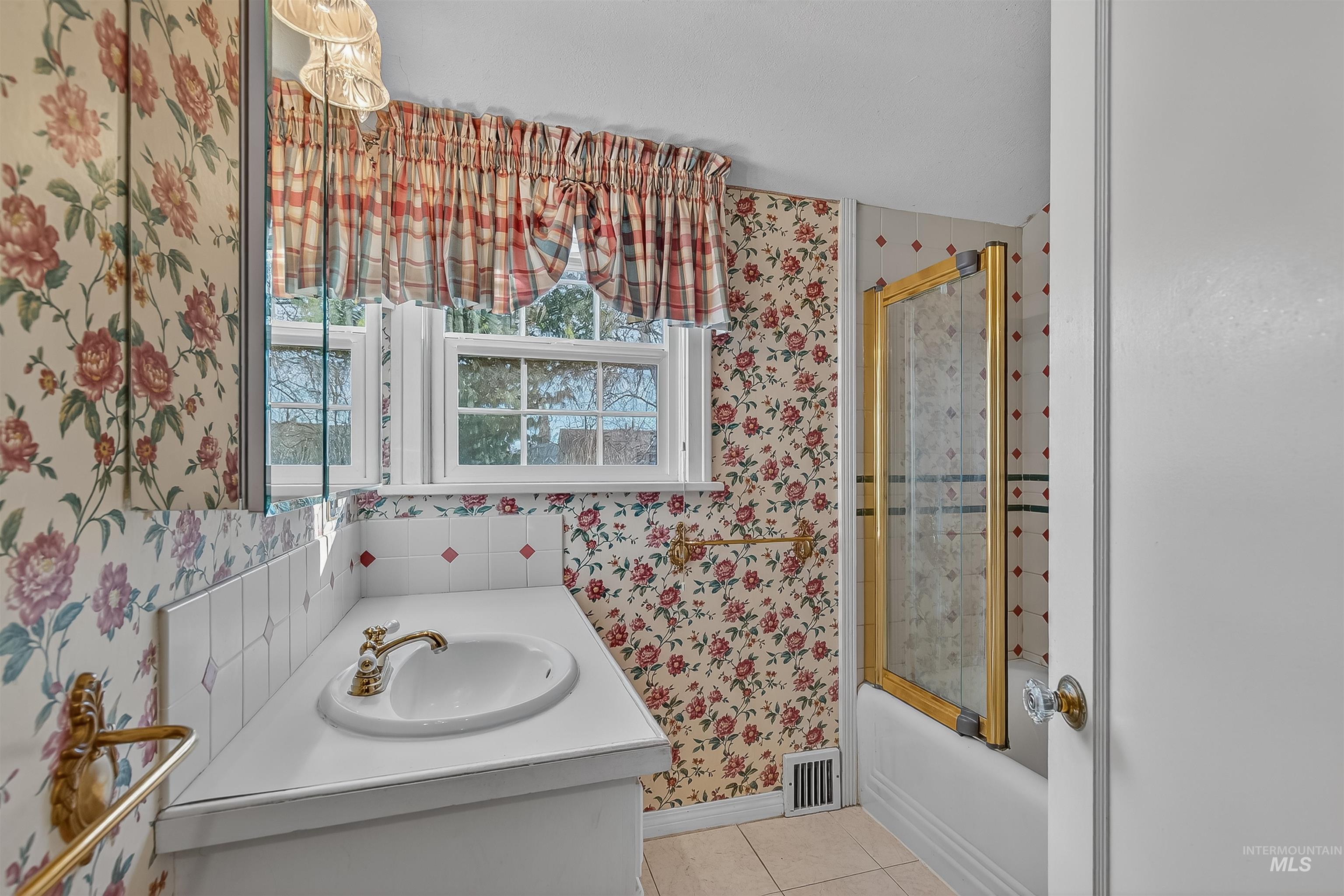 705 6th Street, Lewiston, Idaho 83501, 4 Bedrooms, 2 Bathrooms, Residential For Sale, Price $415,000, 98971153