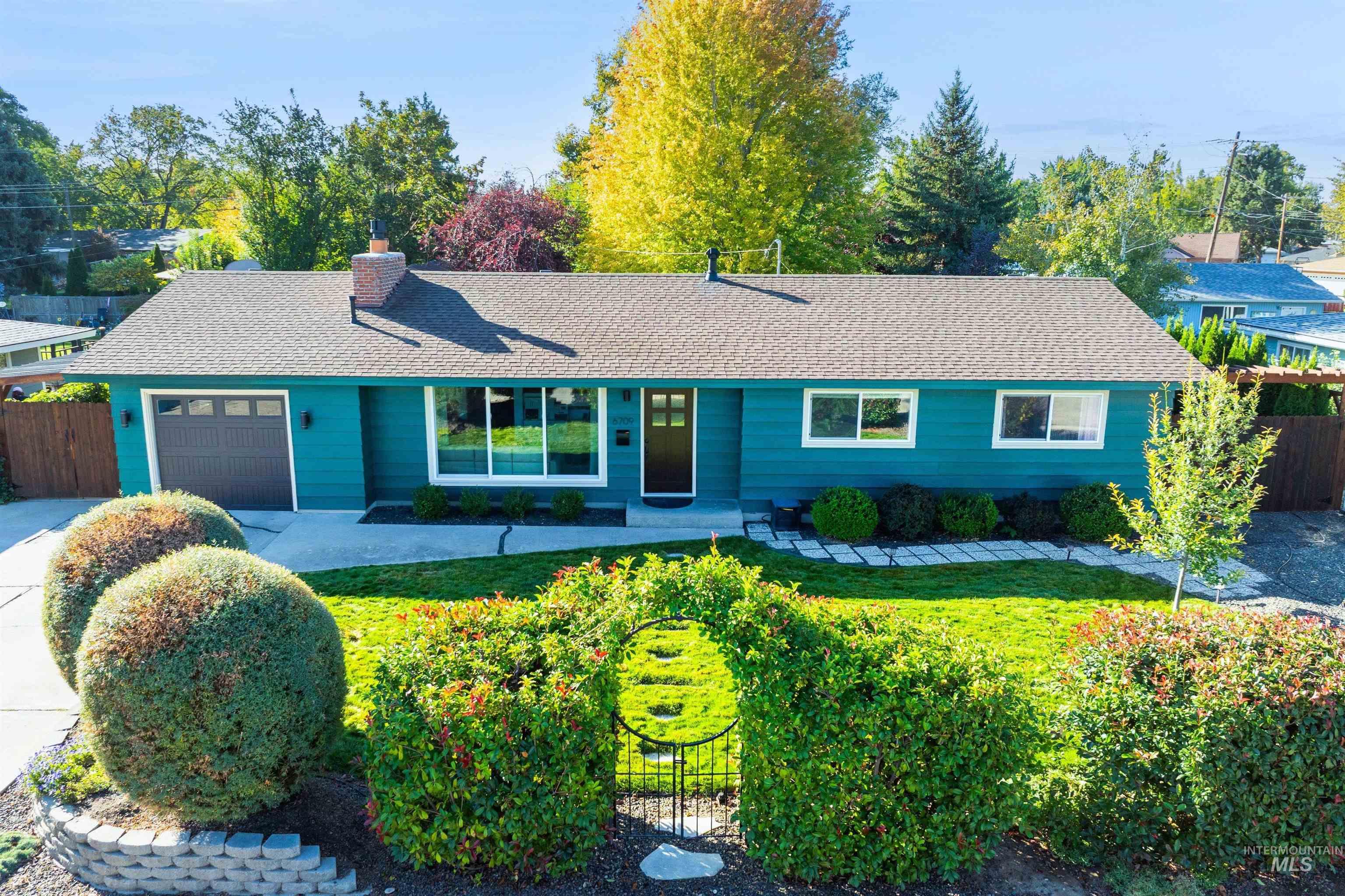 6709 W Newman Street, Boise, Idaho 83704-6137, 3 Bedrooms, 2 Bathrooms, Residential For Sale, Price $575,000, 98971156