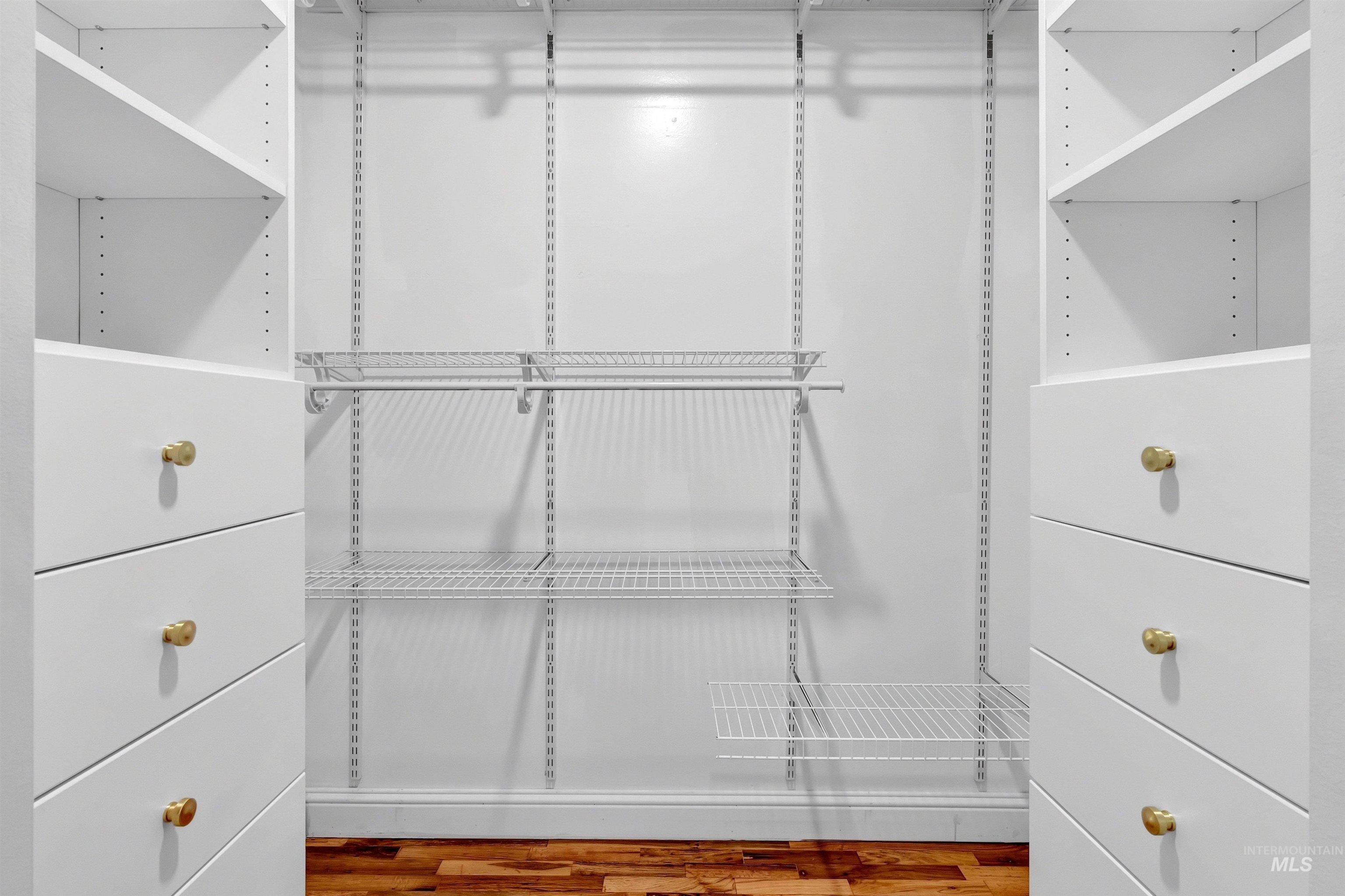 6709 W Newman Street, Boise, Idaho 83704-6137, 3 Bedrooms, 2 Bathrooms, Residential For Sale, Price $575,000, 98971156