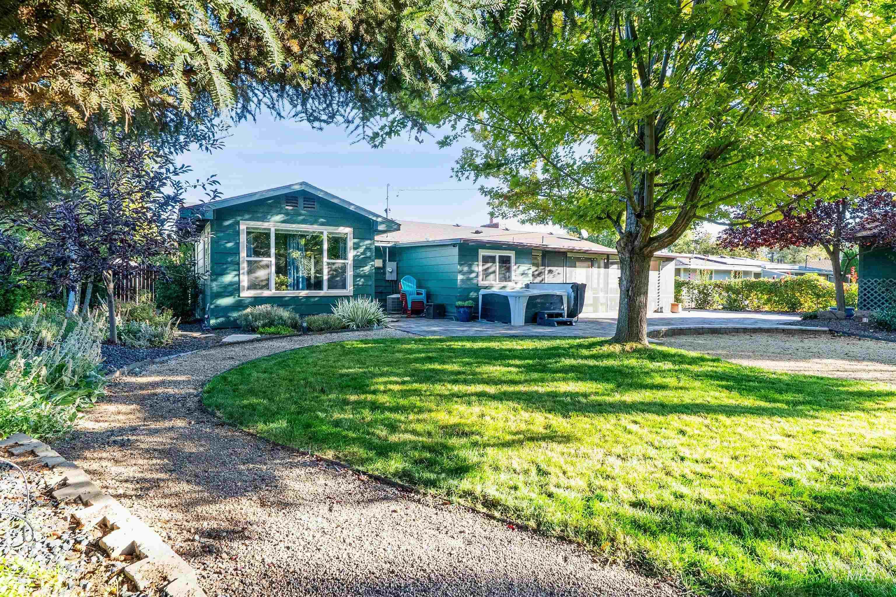 6709 W Newman Street, Boise, Idaho 83704-6137, 3 Bedrooms, 2 Bathrooms, Residential For Sale, Price $575,000, 98971156