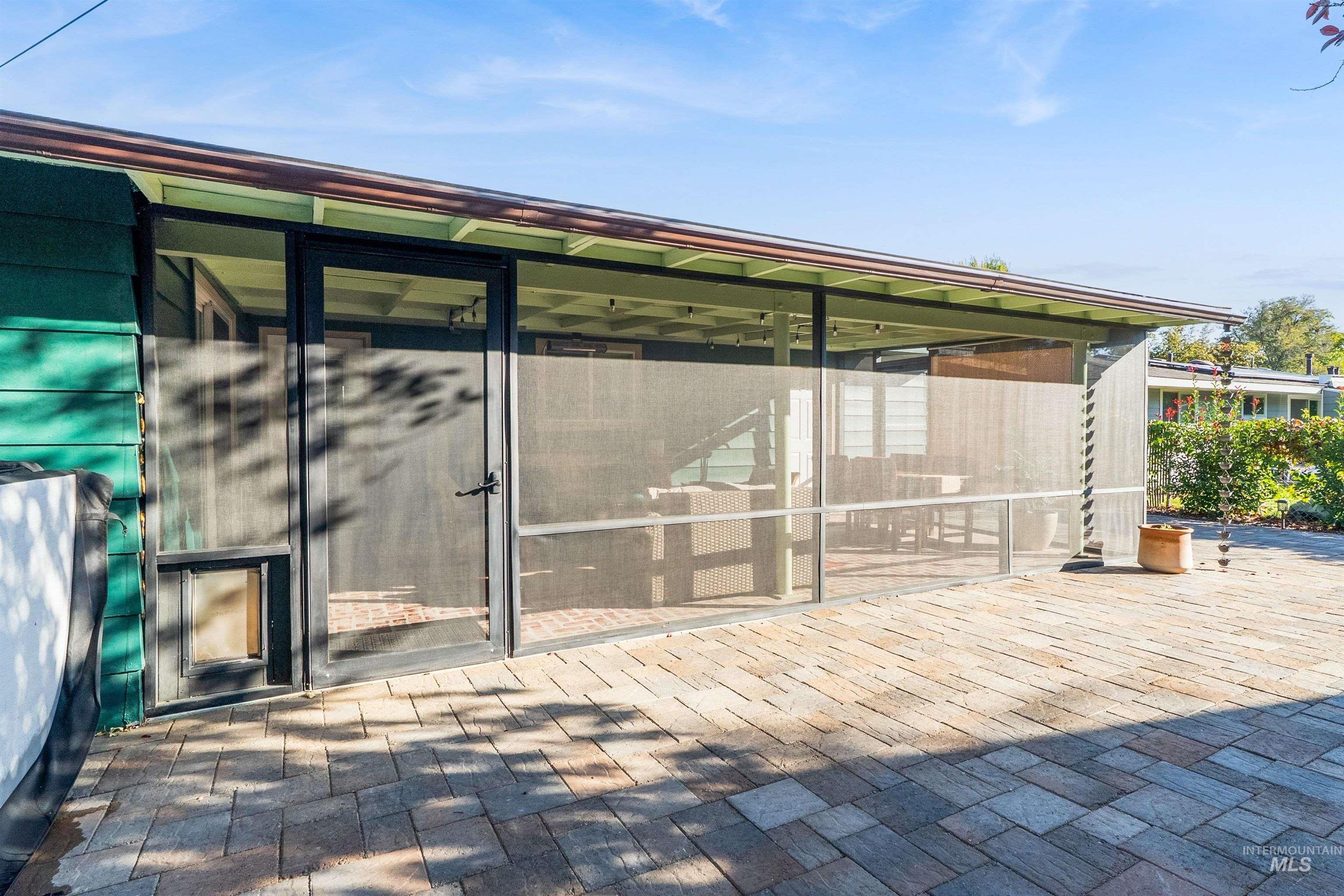 6709 W Newman Street, Boise, Idaho 83704-6137, 3 Bedrooms, 2 Bathrooms, Residential For Sale, Price $575,000, 98971156