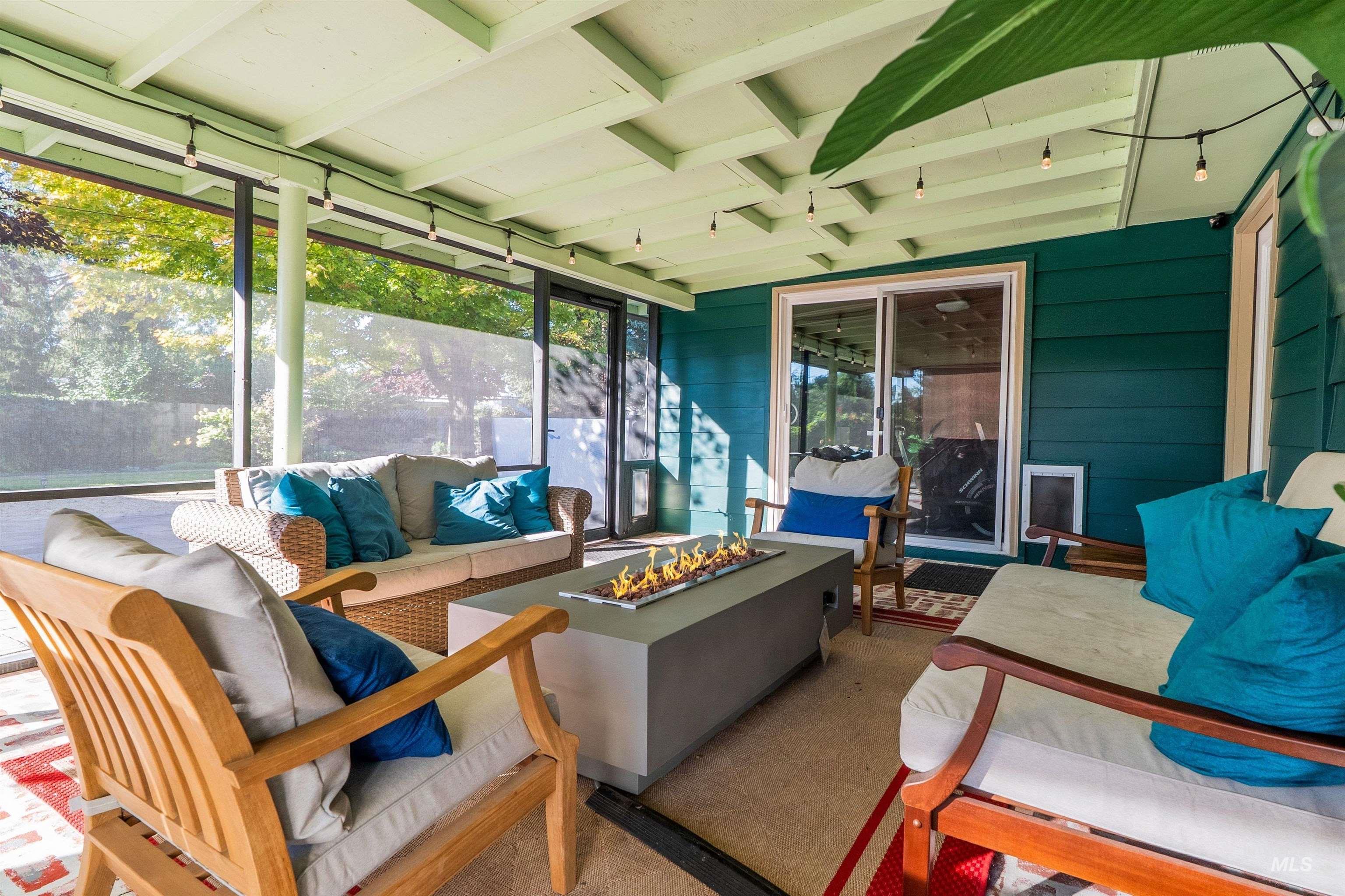 6709 W Newman Street, Boise, Idaho 83704-6137, 3 Bedrooms, 2 Bathrooms, Residential For Sale, Price $575,000, 98971156