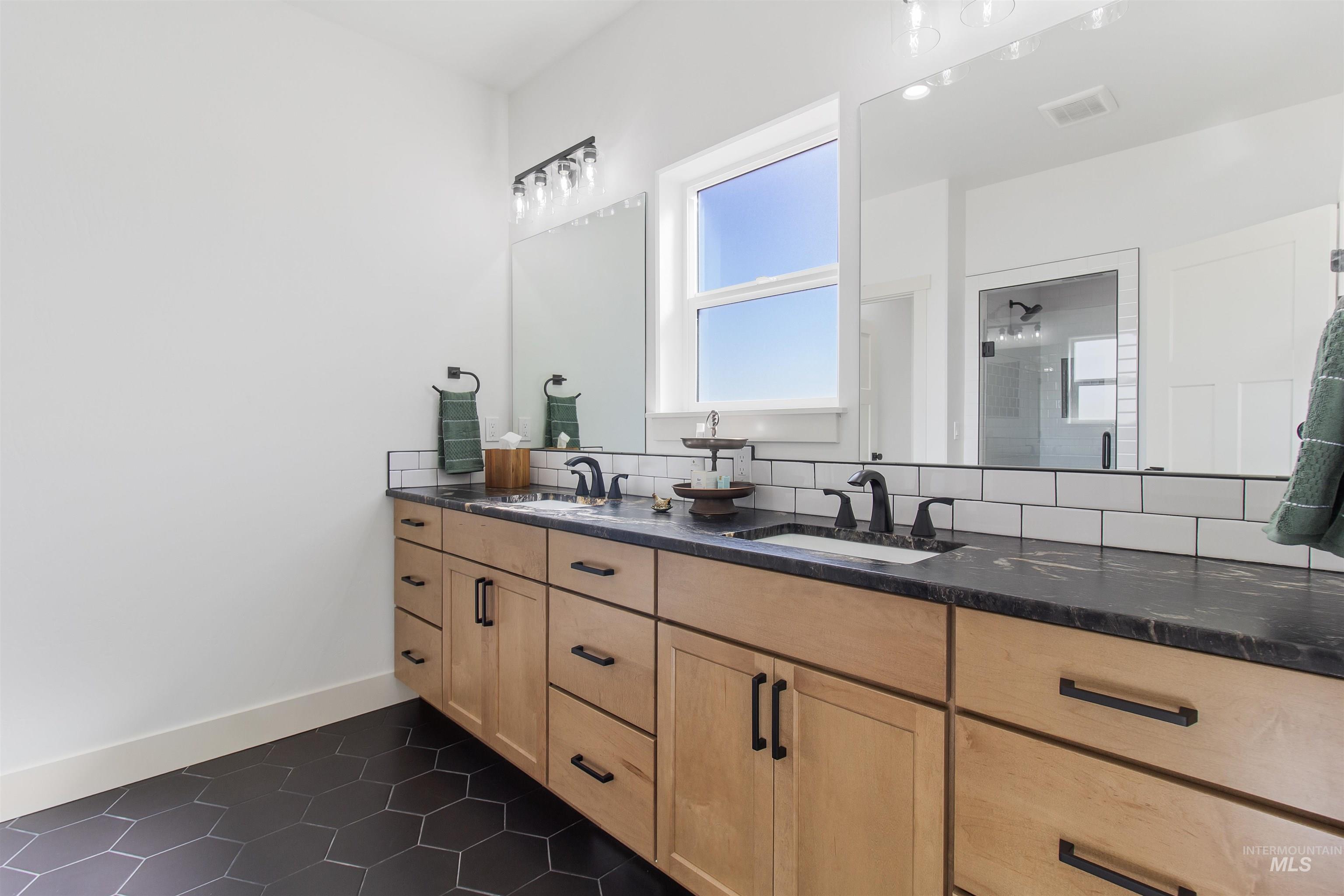 514 Full Moon Way, Twin Falls, Idaho 83301, 3 Bedrooms, 2.5 Bathrooms, Residential For Sale, Price $695,000, 98971168