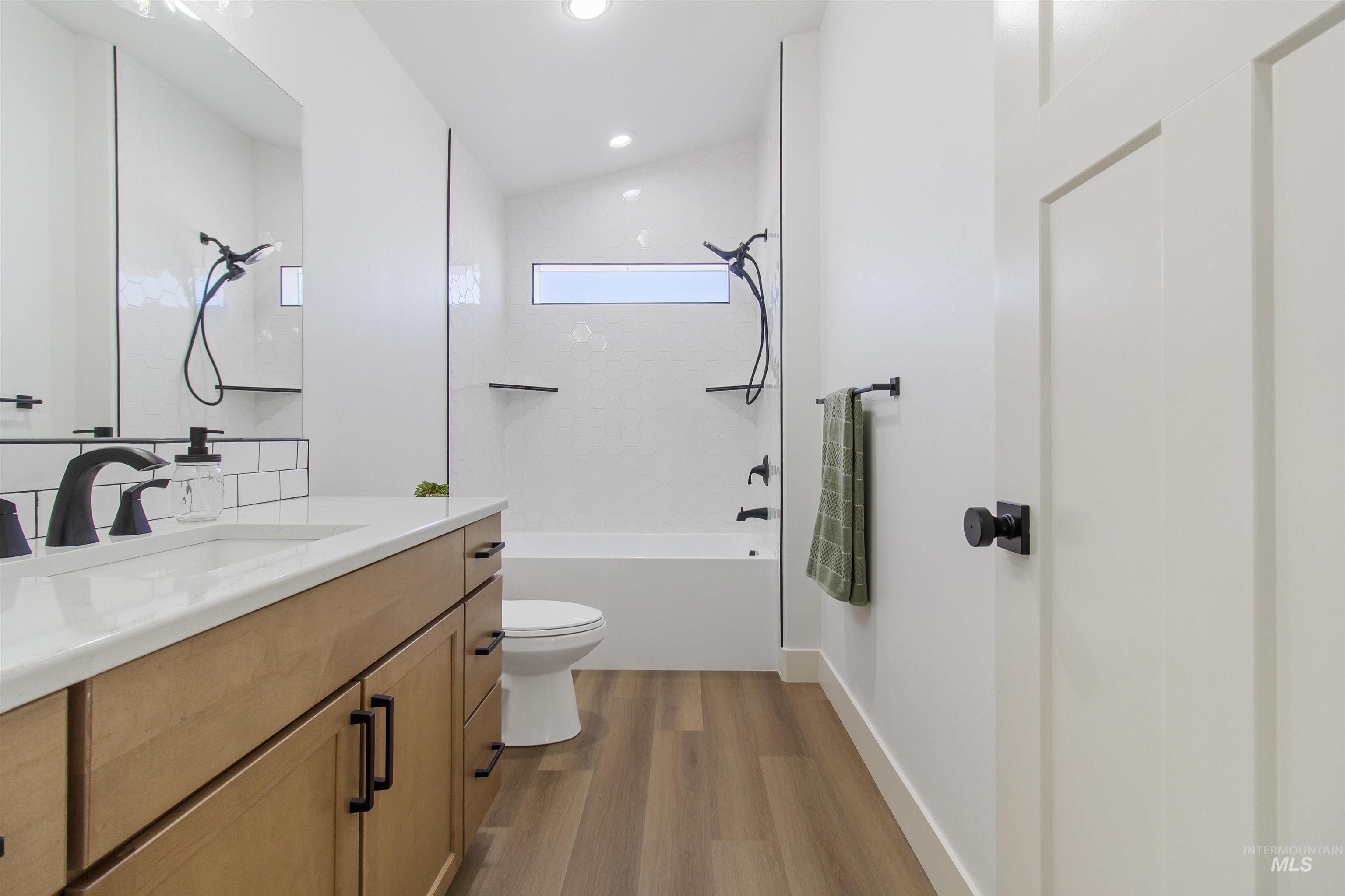 514 Full Moon Way, Twin Falls, Idaho 83301, 3 Bedrooms, 2.5 Bathrooms, Residential For Sale, Price $695,000, 98971168