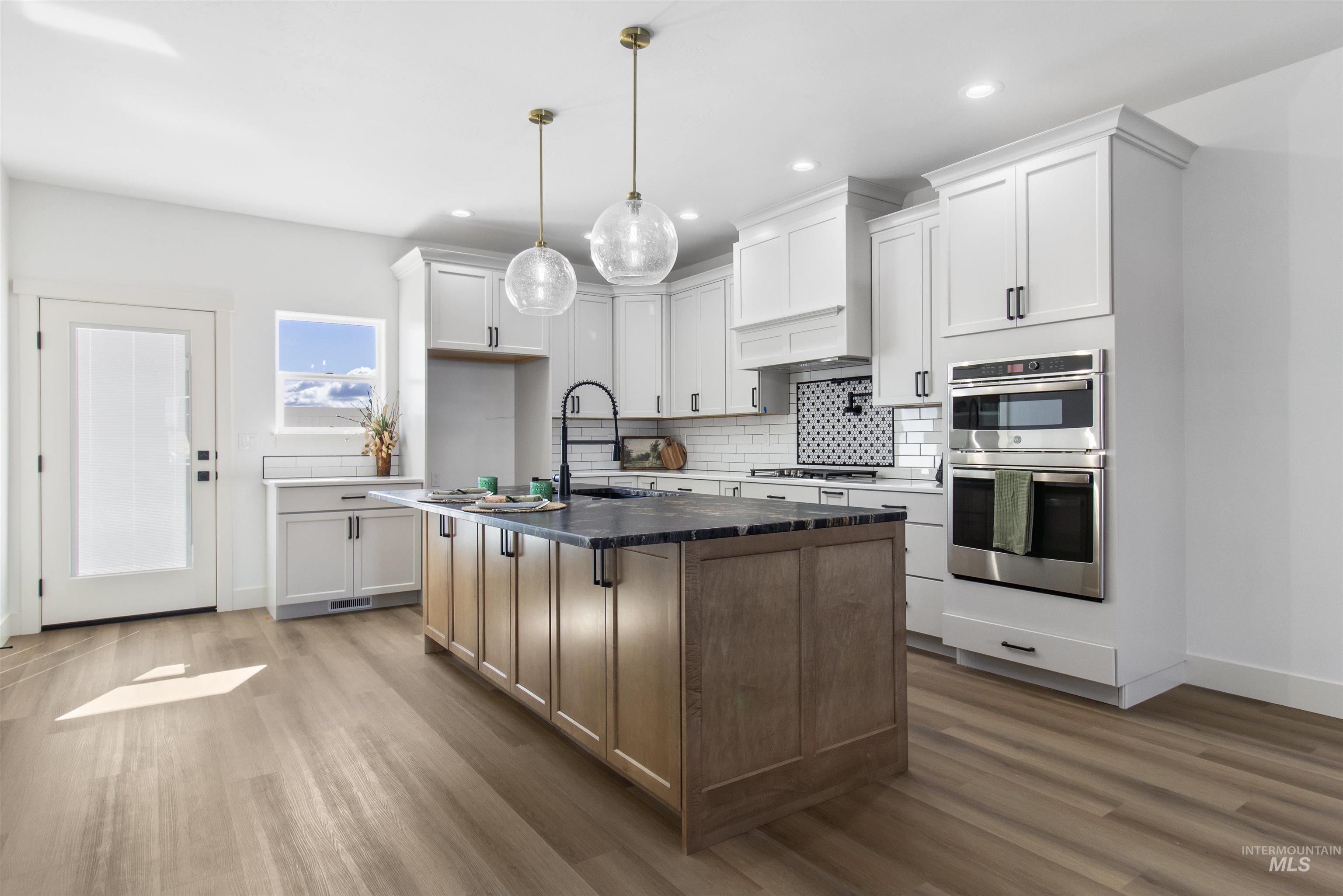 514 Full Moon Way, Twin Falls, Idaho 83301, 3 Bedrooms, 2.5 Bathrooms, Residential For Sale, Price $695,000, 98971168