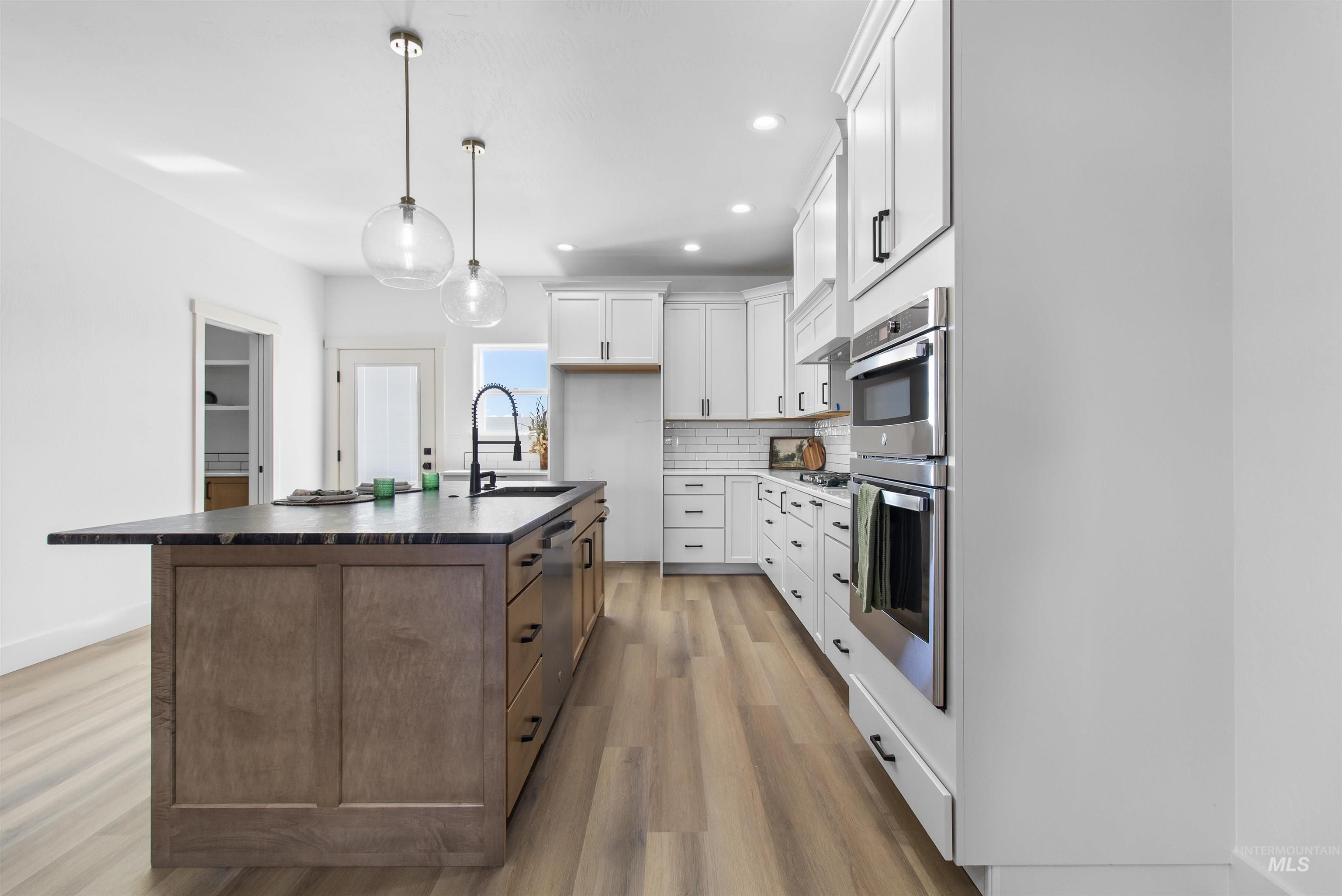 514 Full Moon Way, Twin Falls, Idaho 83301, 3 Bedrooms, 2.5 Bathrooms, Residential For Sale, Price $695,000, 98971168