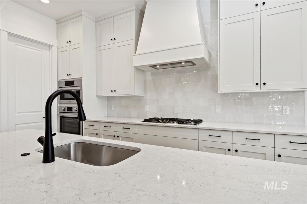 2107 E Blakehurst St, Kuna, Idaho 83634, 4 Bedrooms, 3.5 Bathrooms, Residential For Sale, Price $819,880,MLS 98971175