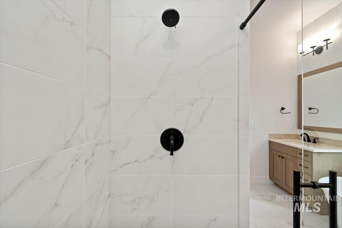 2107 E Blakehurst St, Kuna, Idaho 83634, 4 Bedrooms, 3.5 Bathrooms, Residential For Sale, Price $819,880,MLS 98971175