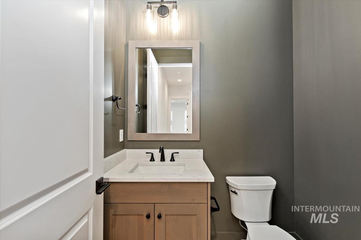 2107 E Blakehurst St, Kuna, Idaho 83634, 4 Bedrooms, 3.5 Bathrooms, Residential For Sale, Price $819,880,MLS 98971175