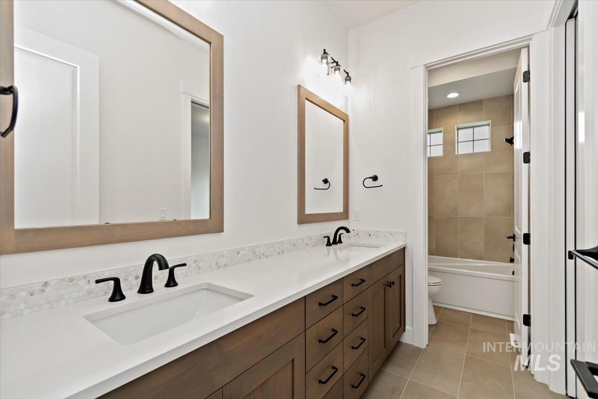 2107 E Blakehurst St, Kuna, Idaho 83634, 4 Bedrooms, 3.5 Bathrooms, Residential For Sale, Price $819,880,MLS 98971175