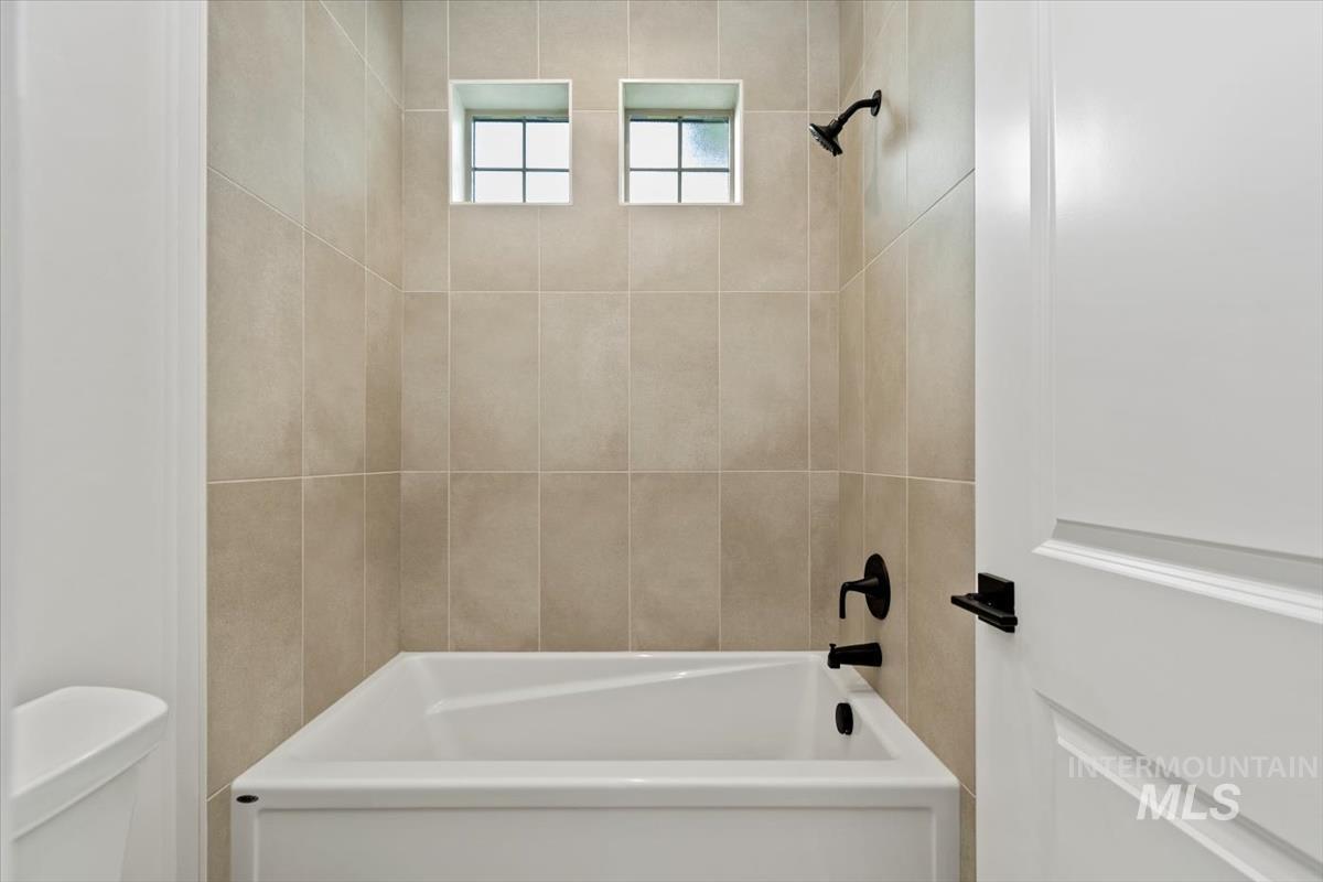 2107 E Blakehurst St, Kuna, Idaho 83634, 4 Bedrooms, 3.5 Bathrooms, Residential For Sale, Price $819,880,MLS 98971175