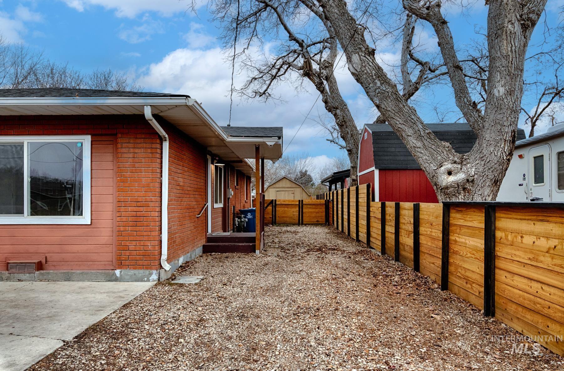 819 S Powerline Rd, Nampa, Idaho 83686, 7 Rooms, Business/Commercial For Sale, Price $650,000,MLS 98971176