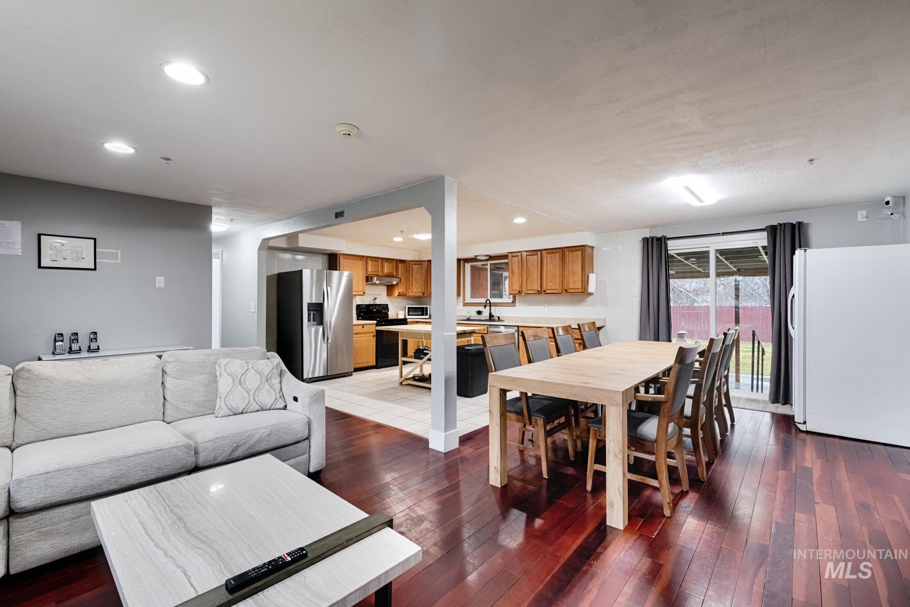 819 S Powerline Rd, Nampa, Idaho 83686, 7 Rooms, Business/Commercial For Sale, Price $650,000,MLS 98971176