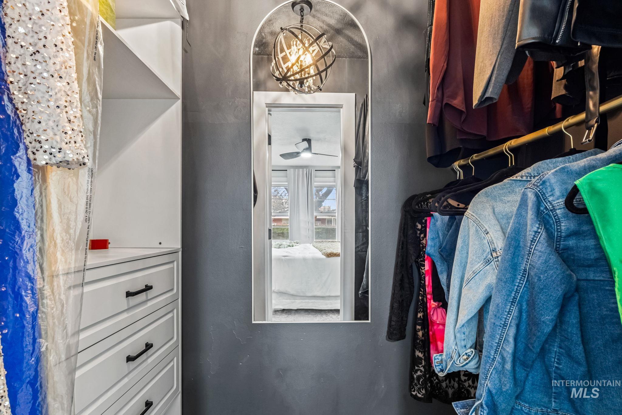 1715 S 10th Ave, Caldwell, Idaho 83605, 3 Bedrooms, 2 Bathrooms, Residential For Sale, Price $449,990, 98971177