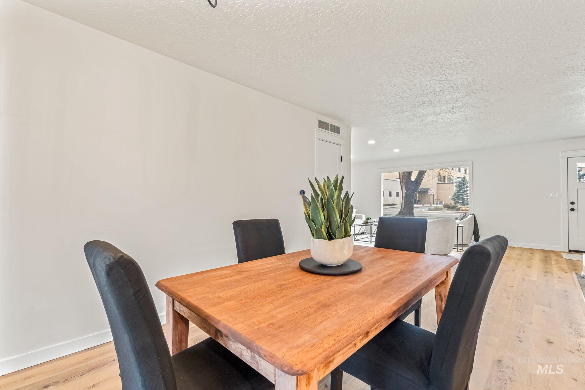 1715 S 10th Ave, Caldwell, Idaho 83605, 3 Bedrooms, 2 Bathrooms, Residential For Sale, Price $449,990, 98971177