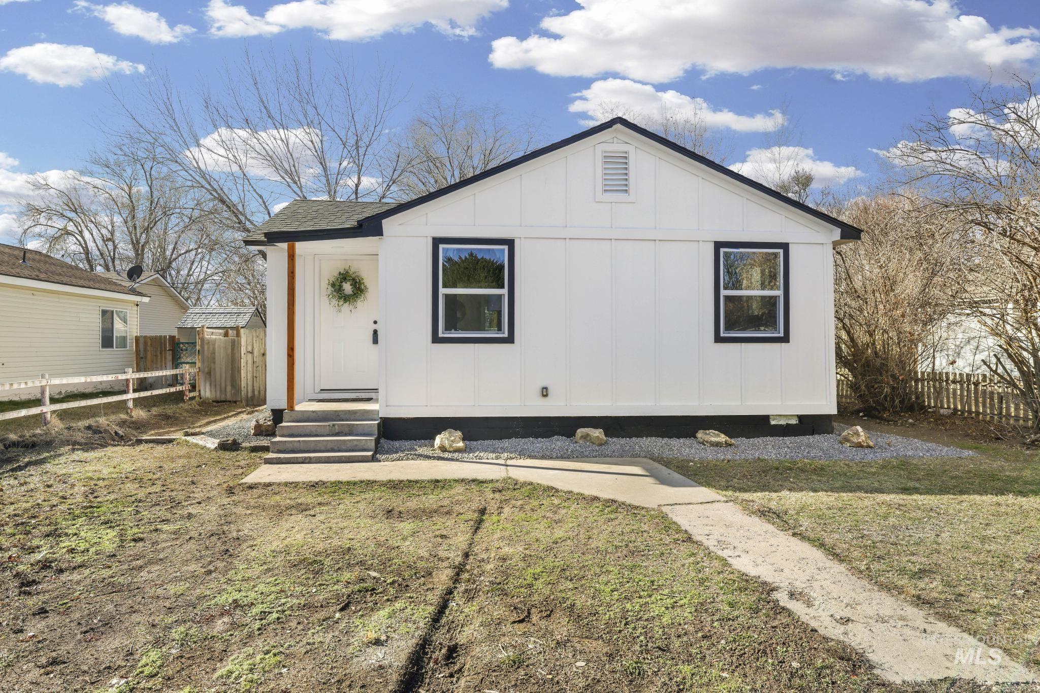 1033 Nevada St, Gooding, Idaho 83330, 3 Bedrooms, 1 Bathroom, Residential For Sale, Price $259,900,MLS 98971184