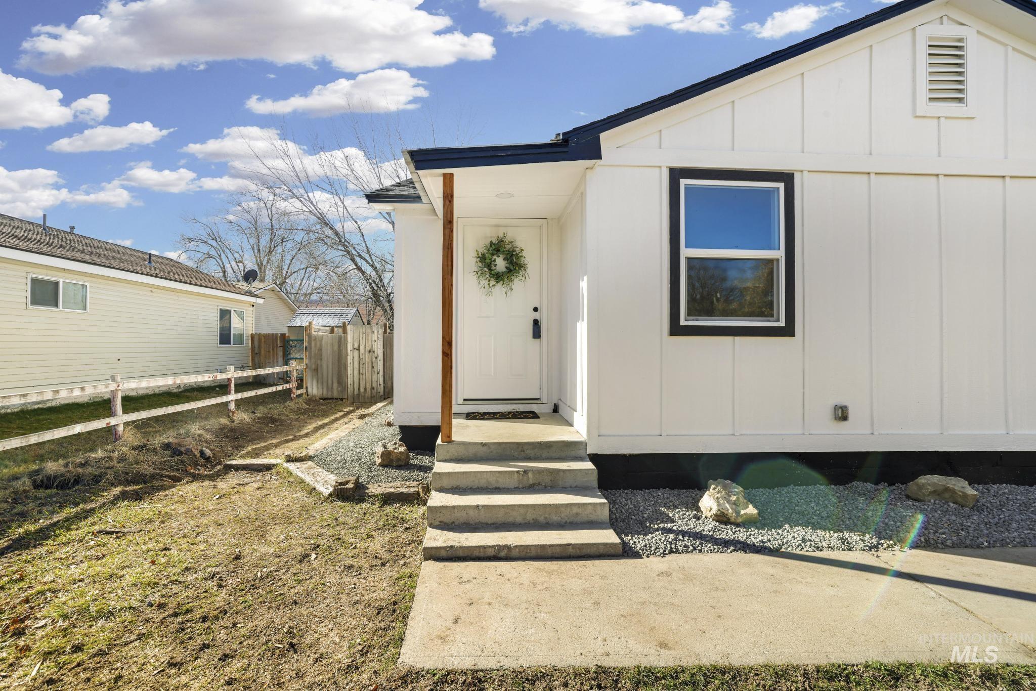 1033 Nevada St, Gooding, Idaho 83330, 3 Bedrooms, 1 Bathroom, Residential For Sale, Price $259,900,MLS 98971184