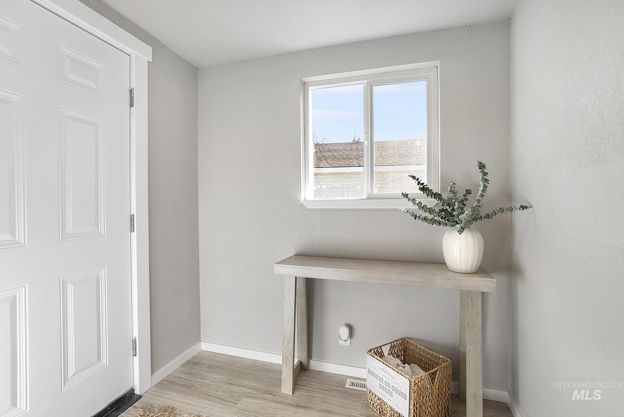 1033 Nevada St, Gooding, Idaho 83330, 3 Bedrooms, 1 Bathroom, Residential For Sale, Price $259,900,MLS 98971184