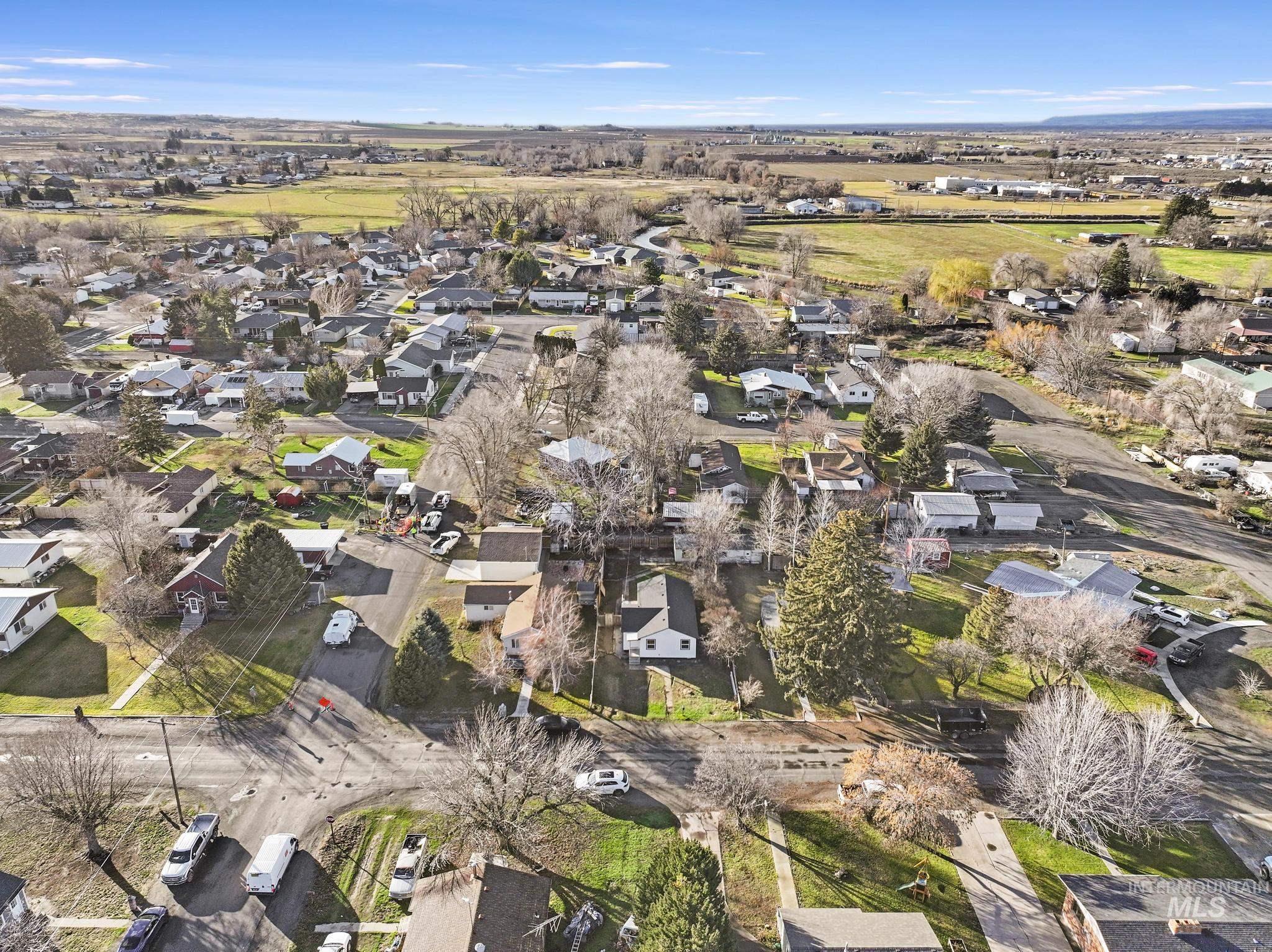 1033 Nevada St, Gooding, Idaho 83330, 3 Bedrooms, 1 Bathroom, Residential For Sale, Price $259,900,MLS 98971184