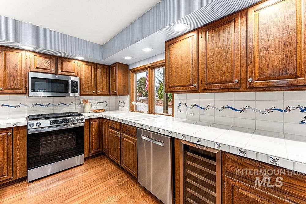 1062 E Harcourt Dr, Boise, Idaho 83702, 5 Bedrooms, 3.5 Bathrooms, Residential For Sale, Price $1,299,900, 98971186