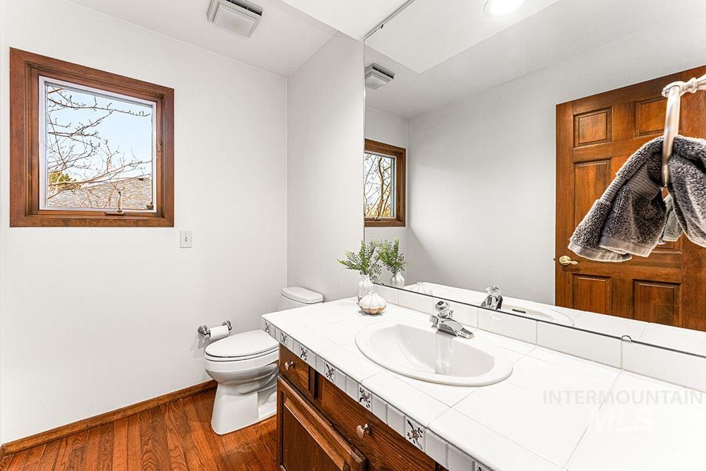 1062 E Harcourt Dr, Boise, Idaho 83702, 5 Bedrooms, 3.5 Bathrooms, Residential For Sale, Price $1,299,900, 98971186