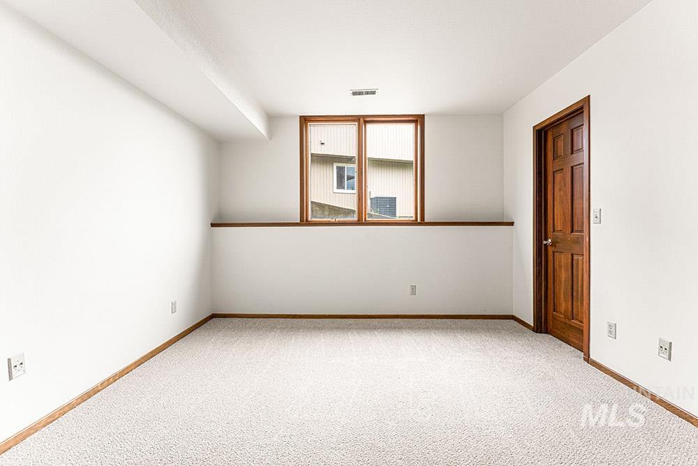 1062 E Harcourt Dr, Boise, Idaho 83702, 5 Bedrooms, 3.5 Bathrooms, Residential For Sale, Price $1,299,900, 98971186