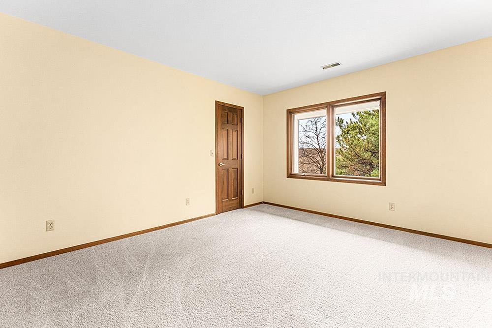 1062 E Harcourt Dr, Boise, Idaho 83702, 5 Bedrooms, 3.5 Bathrooms, Residential For Sale, Price $1,299,900, 98971186