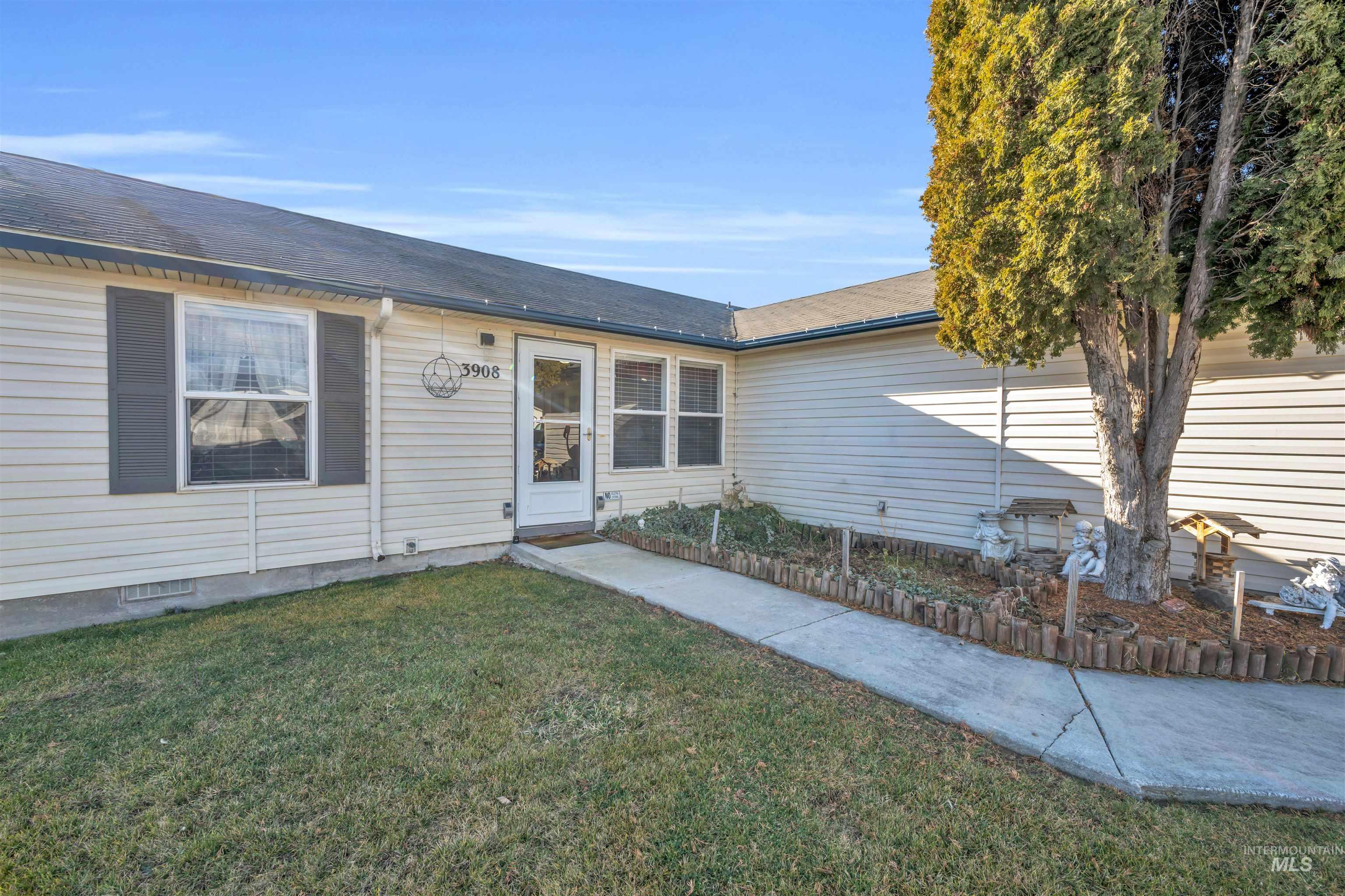 3908 Clayton Street, Caldwell, Idaho 83607, 3 Bedrooms, 2 Bathrooms, Residential For Sale, Price $319,900,MLS 98971187