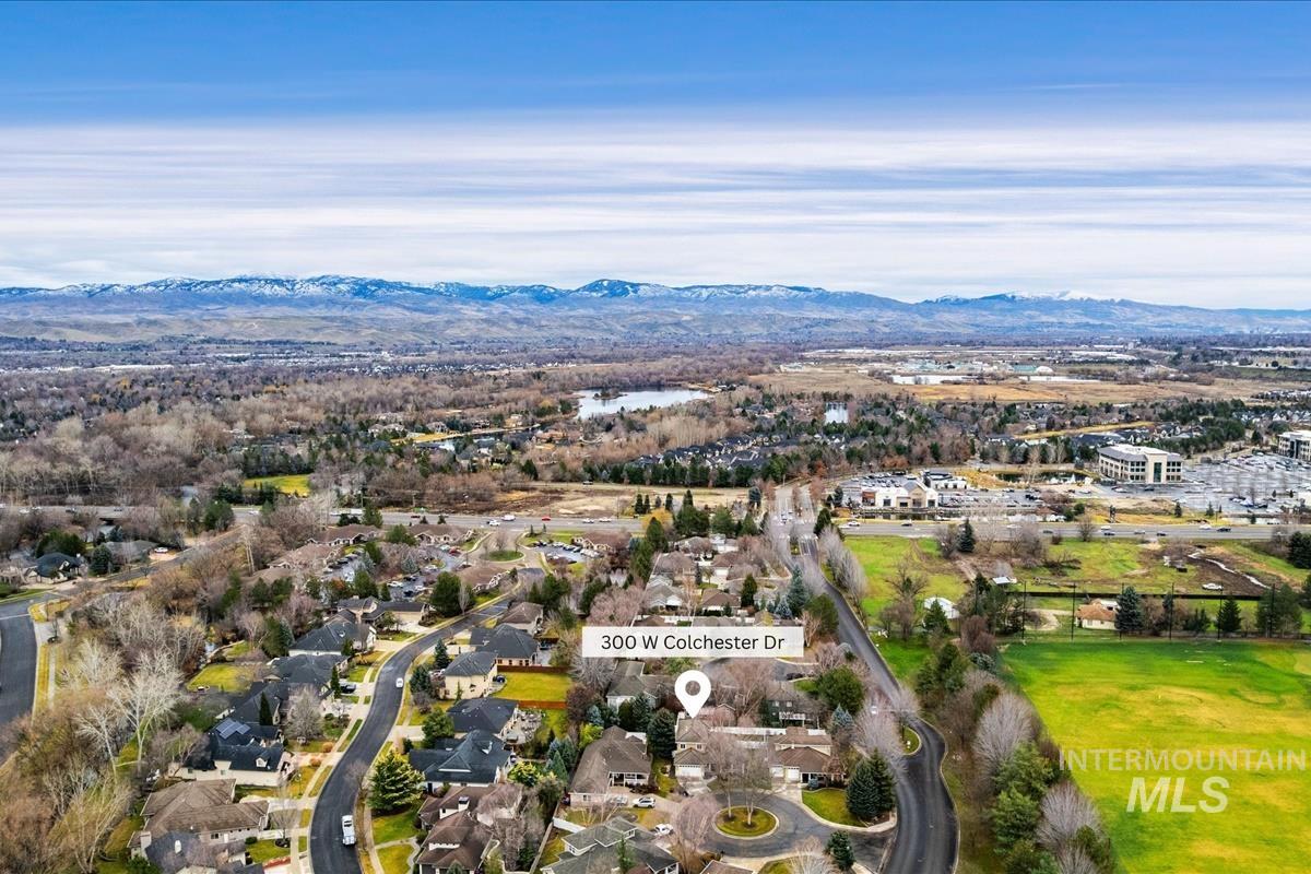 300 W Colchester, Eagle, Idaho 83616, 3 Bedrooms, 2.5 Bathrooms, Residential For Sale, Price $618,700, 98971188