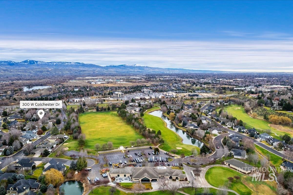 Aerial view of the cul de sac, with water and mountain views and Banbury Golf course across the street