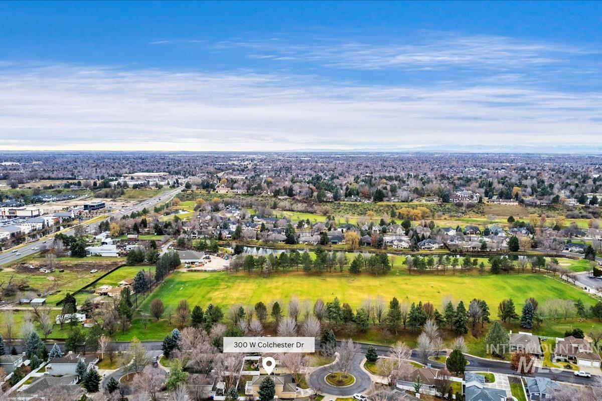 300 W Colchester, Eagle, Idaho 83616, 3 Bedrooms, 2.5 Bathrooms, Residential For Sale, Price $618,700, 98971188