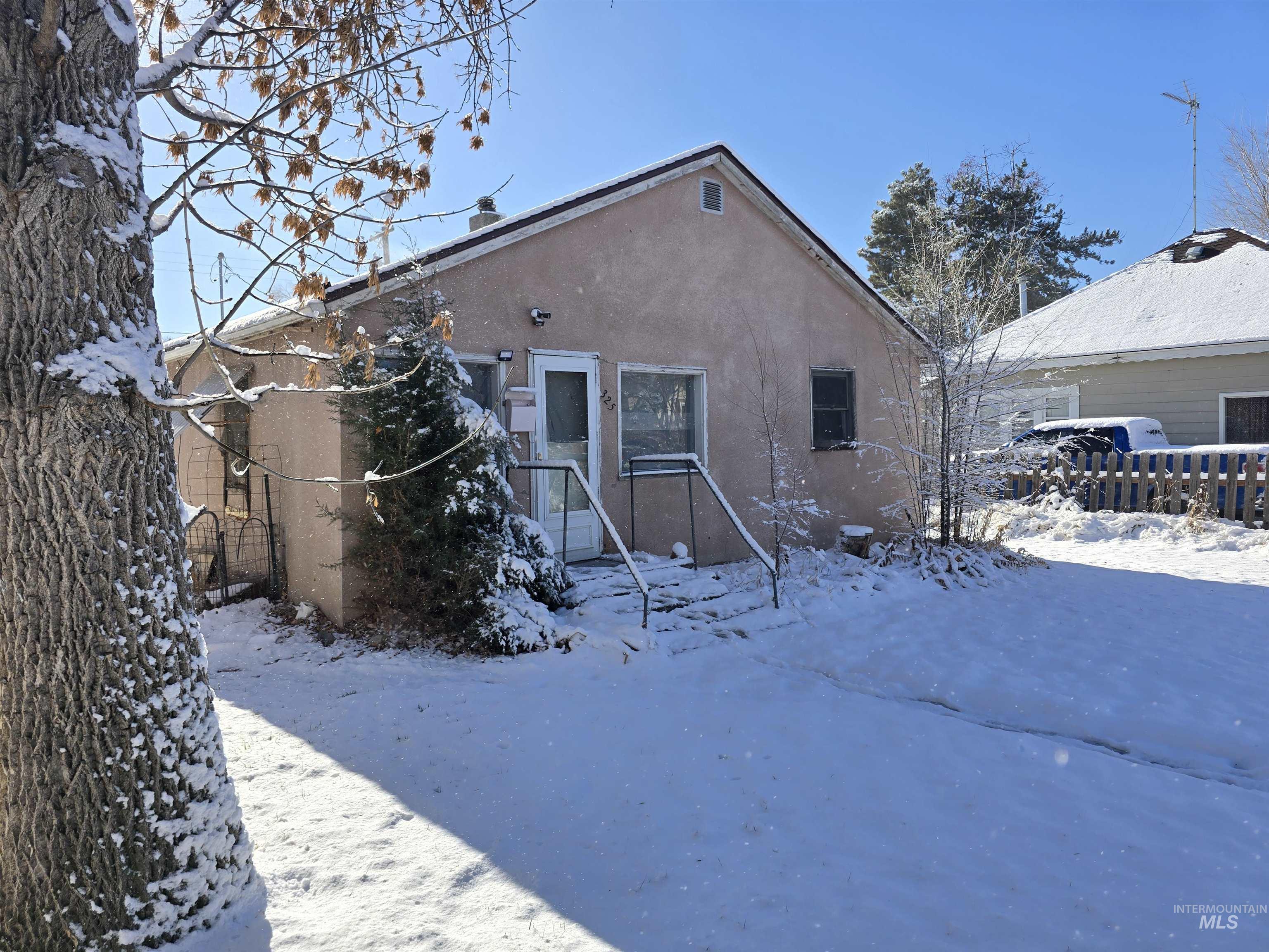 325 E 2nd Ave, Jerome, Idaho 83338, 2 Bedrooms, 1 Bathroom, Residential For Sale, Price $114,900,MLS 98971190
