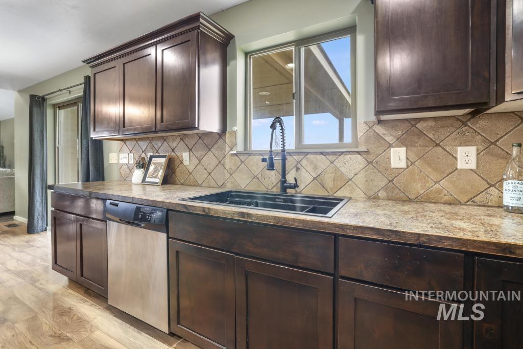 3704 E 3770 N, Kimberly, Idaho 83341, 3 Bedrooms, 2.5 Bathrooms, Residential For Sale, Price $475,000,MLS 98971192