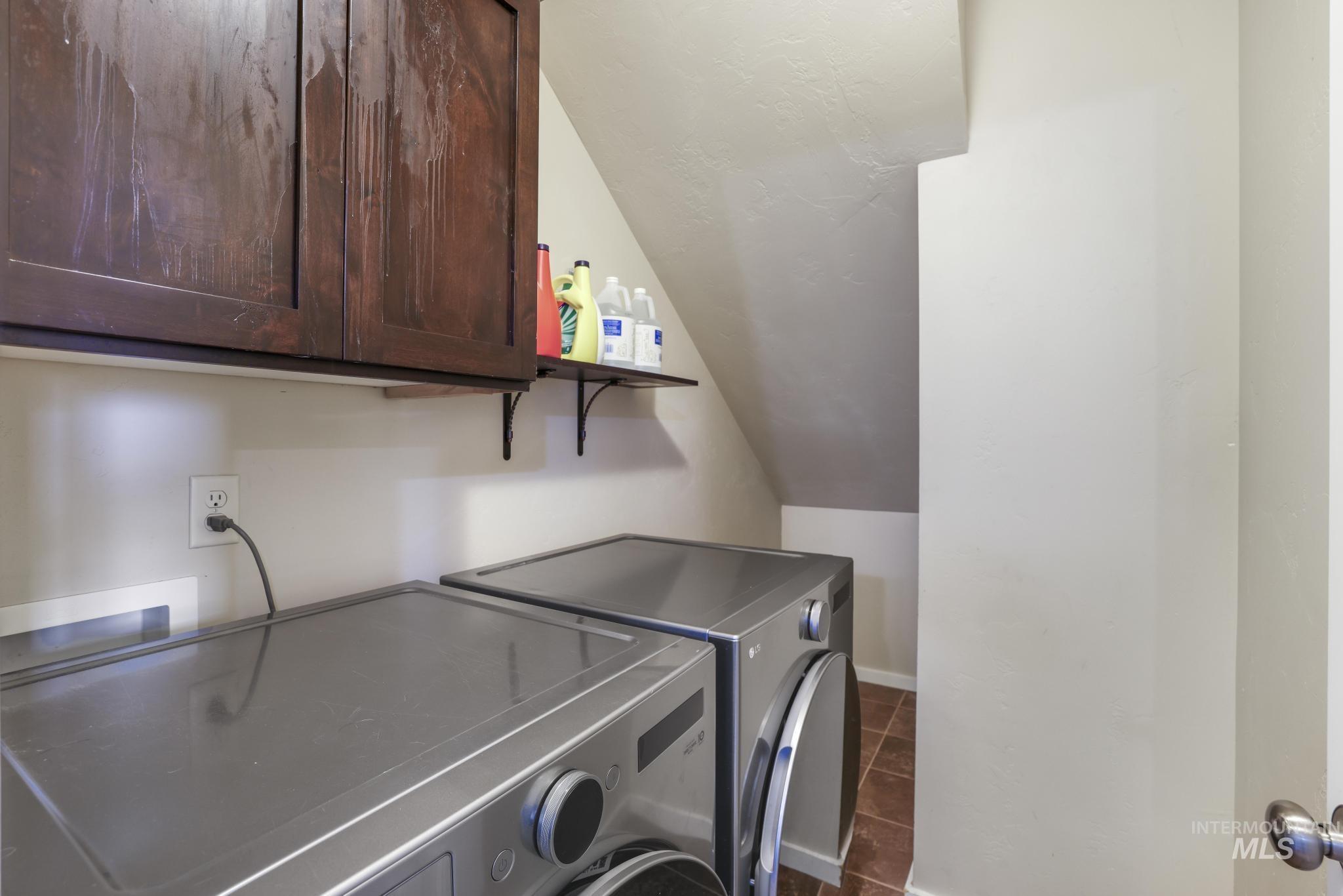 3704 E 3770 N, Kimberly, Idaho 83341, 3 Bedrooms, 2.5 Bathrooms, Residential For Sale, Price $475,000, 98971192