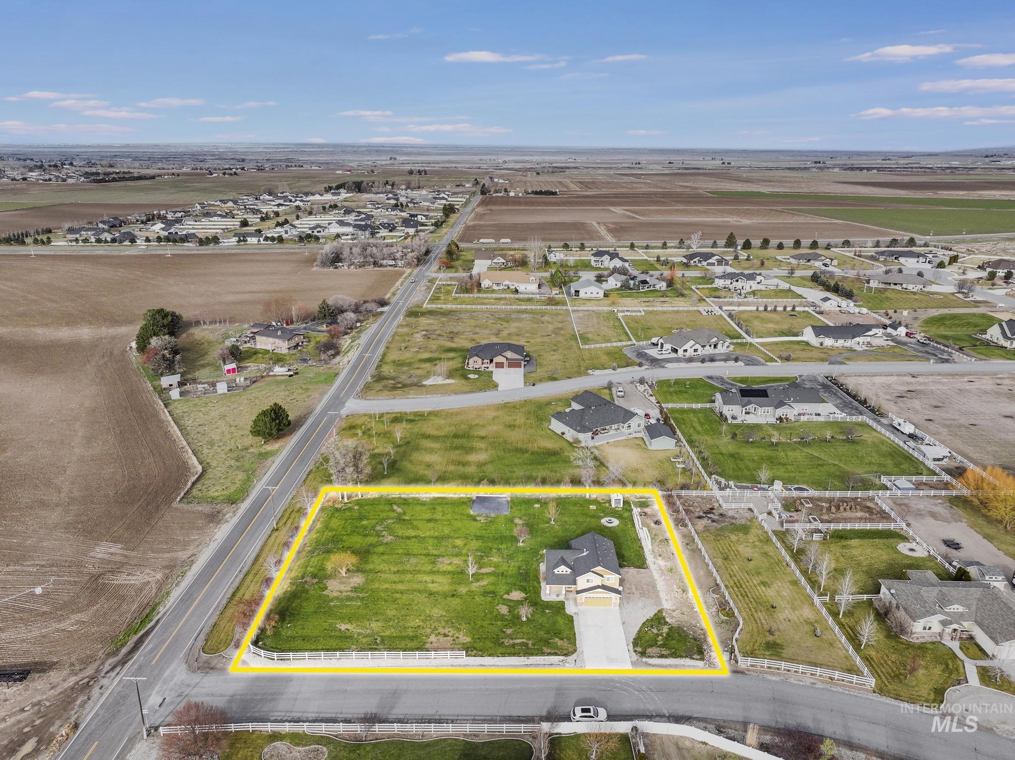 3704 E 3770 N, Kimberly, Idaho 83341, 3 Bedrooms, 2.5 Bathrooms, Residential For Sale, Price $475,000, 98971192