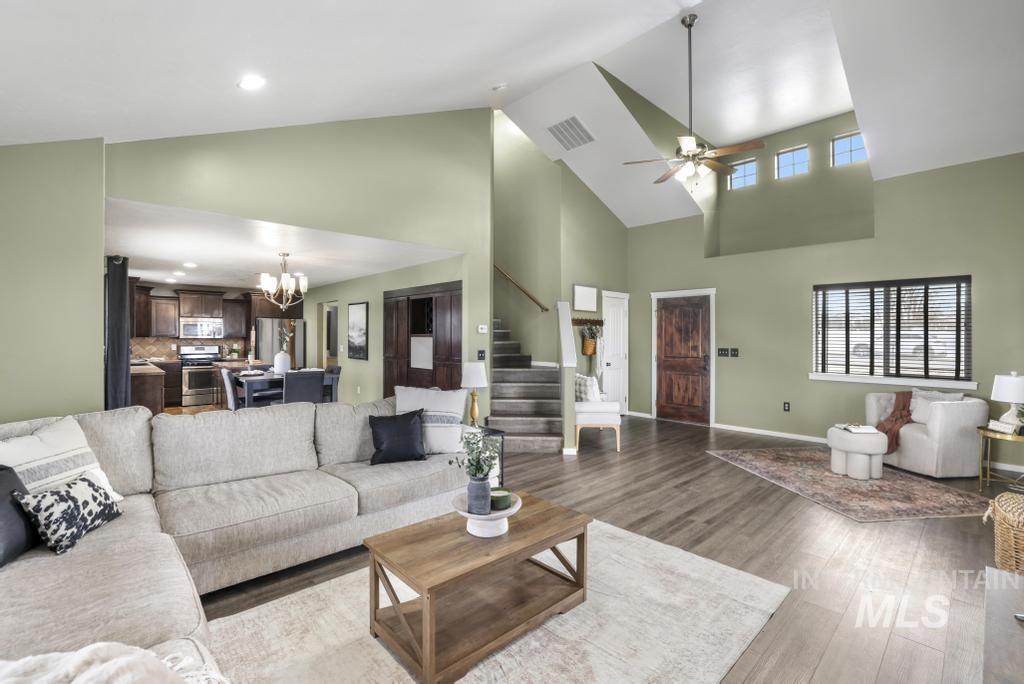 3704 E 3770 N, Kimberly, Idaho 83341, 3 Bedrooms, 2.5 Bathrooms, Residential For Sale, Price $475,000,MLS 98971192