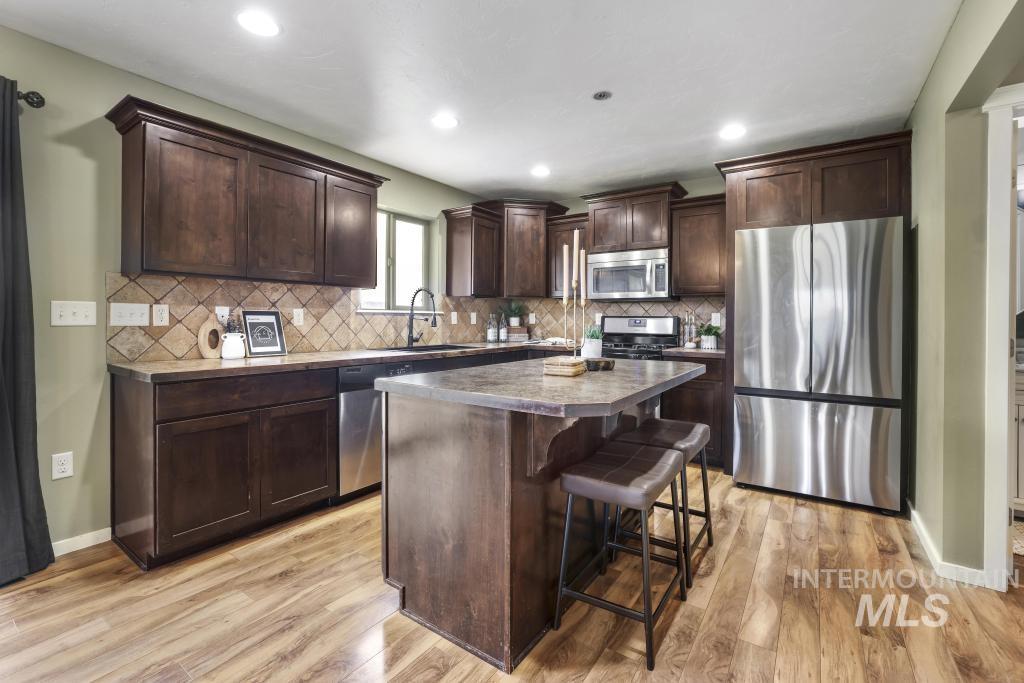 3704 E 3770 N, Kimberly, Idaho 83341, 3 Bedrooms, 2.5 Bathrooms, Residential For Sale, Price $475,000,MLS 98971192