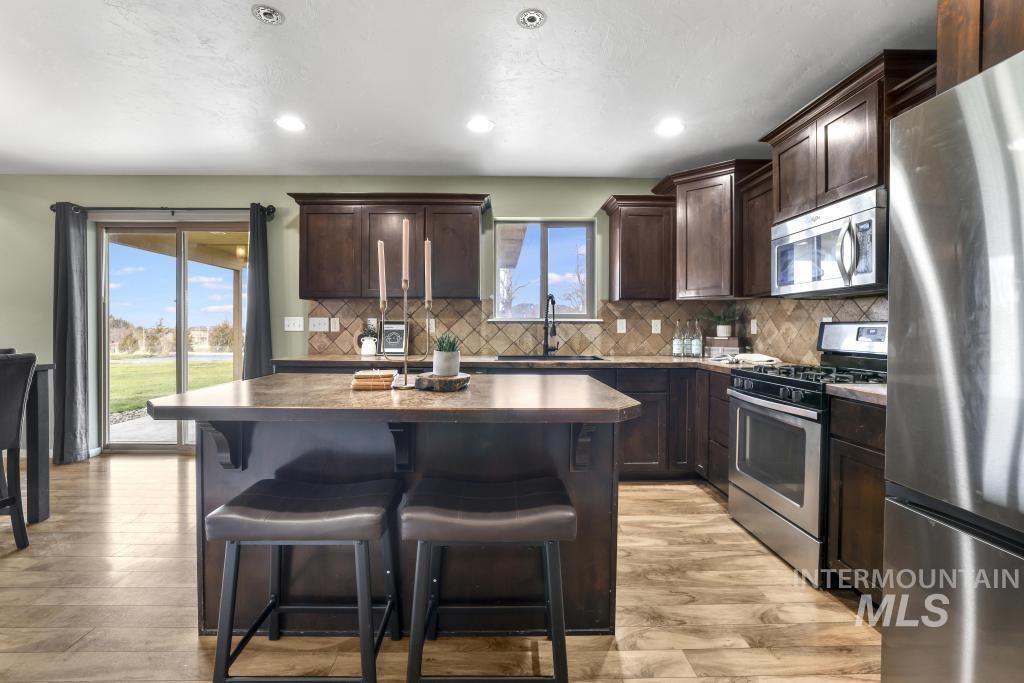 3704 E 3770 N, Kimberly, Idaho 83341, 3 Bedrooms, 2.5 Bathrooms, Residential For Sale, Price $475,000,MLS 98971192